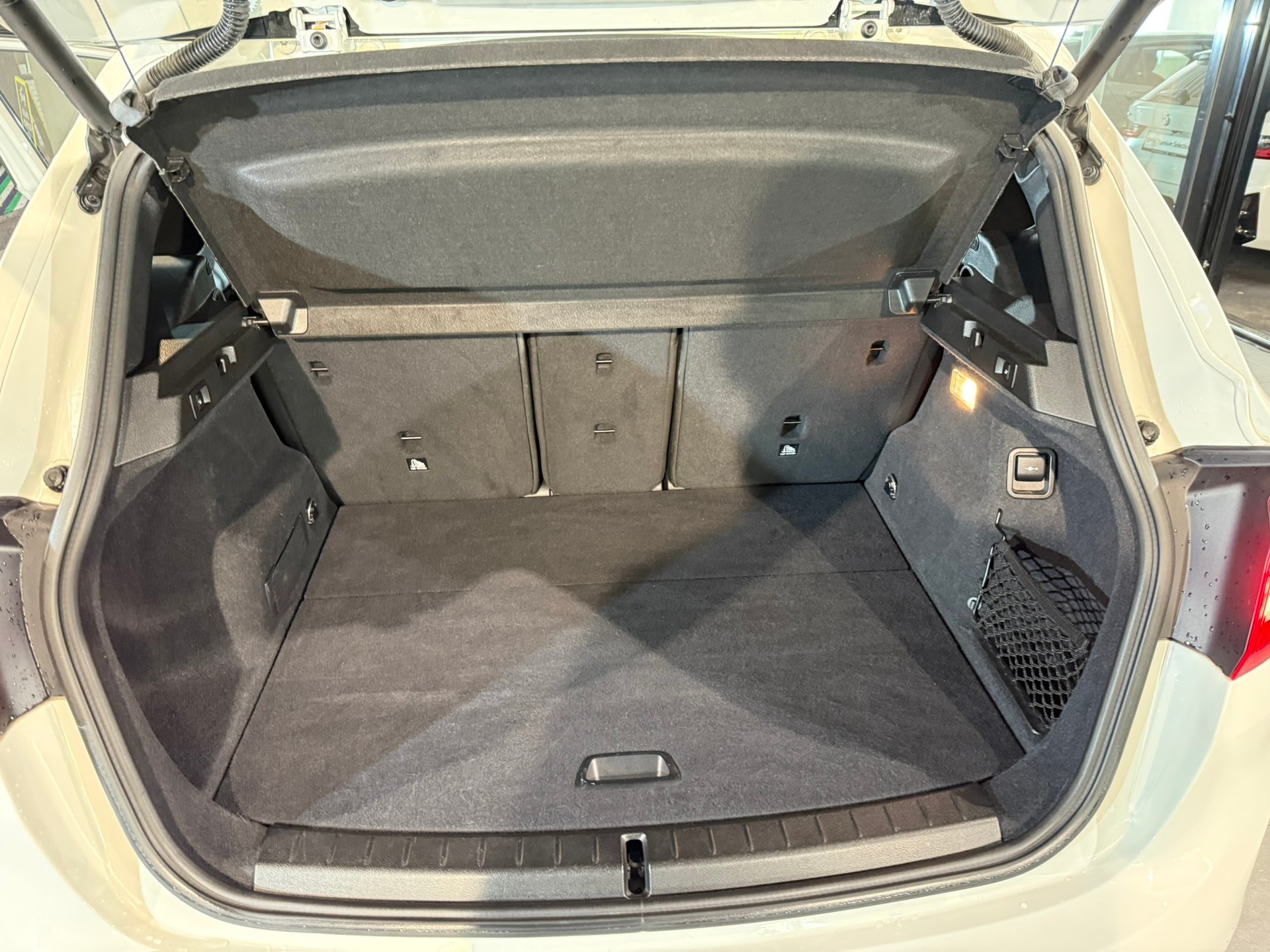 BMW 218d Active Tourer Steptronic-image-15