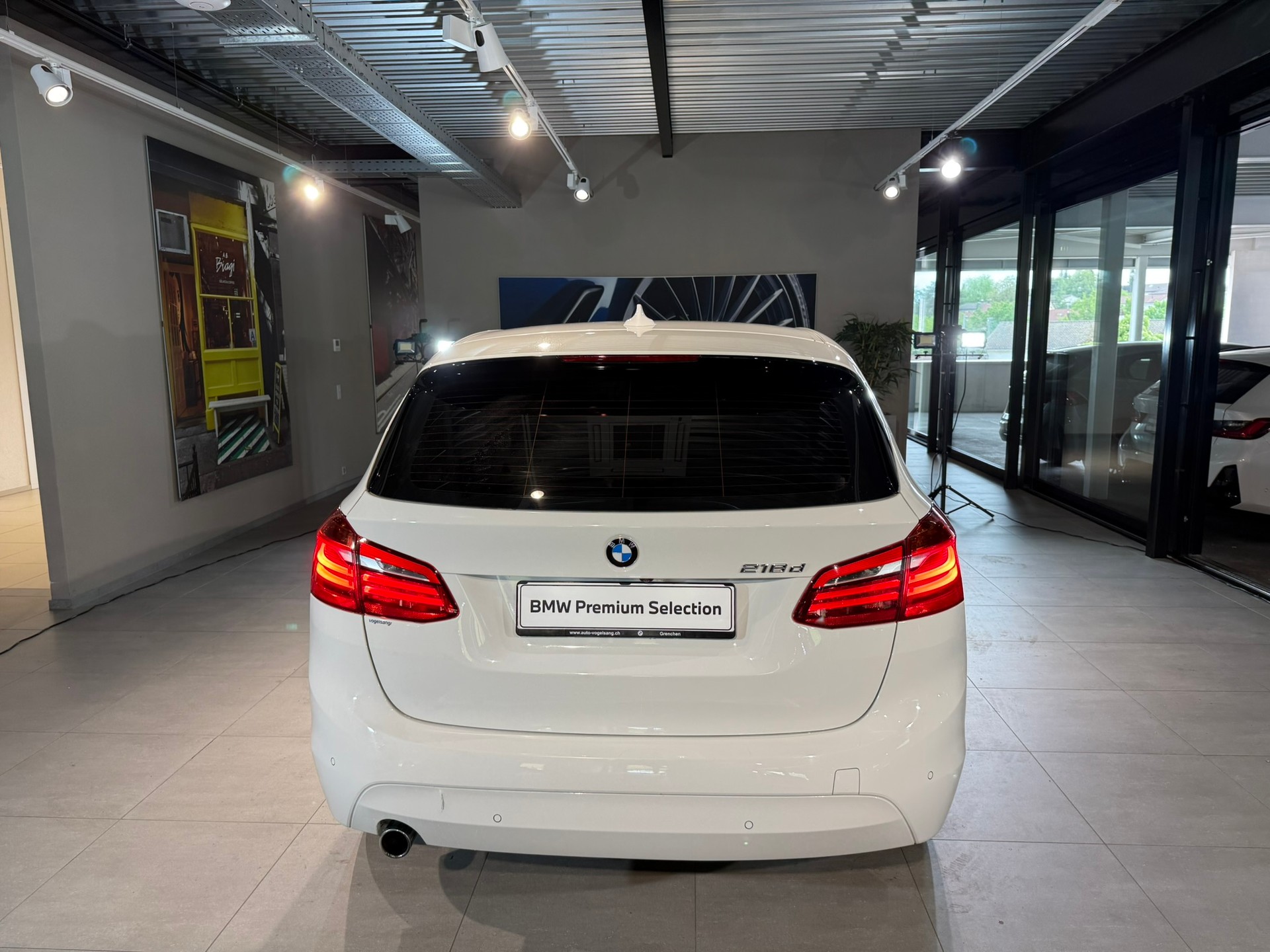BMW 218d Active Tourer Steptronic-image-4