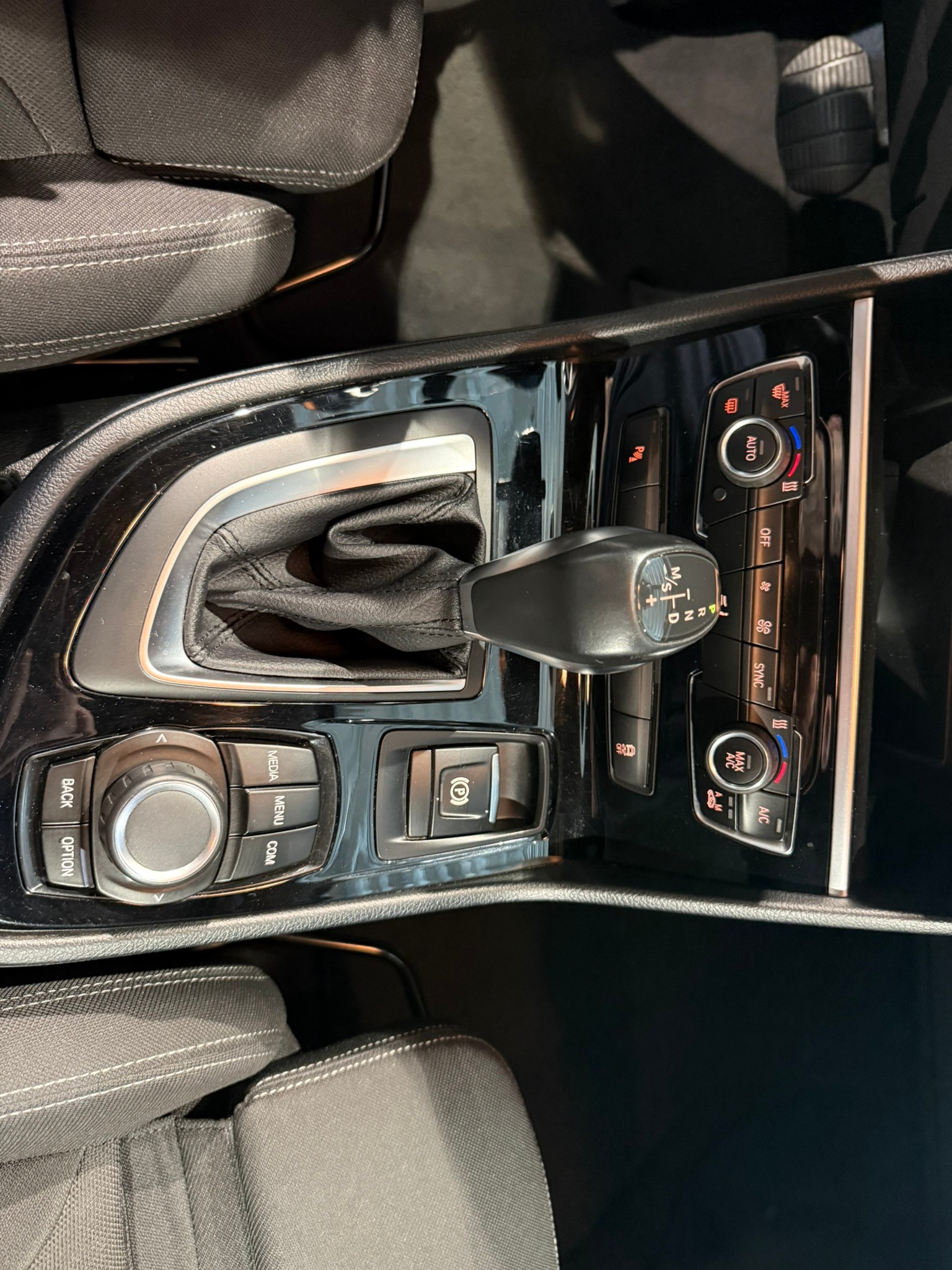 BMW 218d Active Tourer Steptronic-image-24