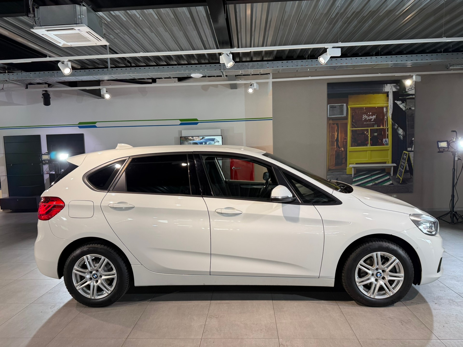 BMW 218d Active Tourer Steptronic-image-6