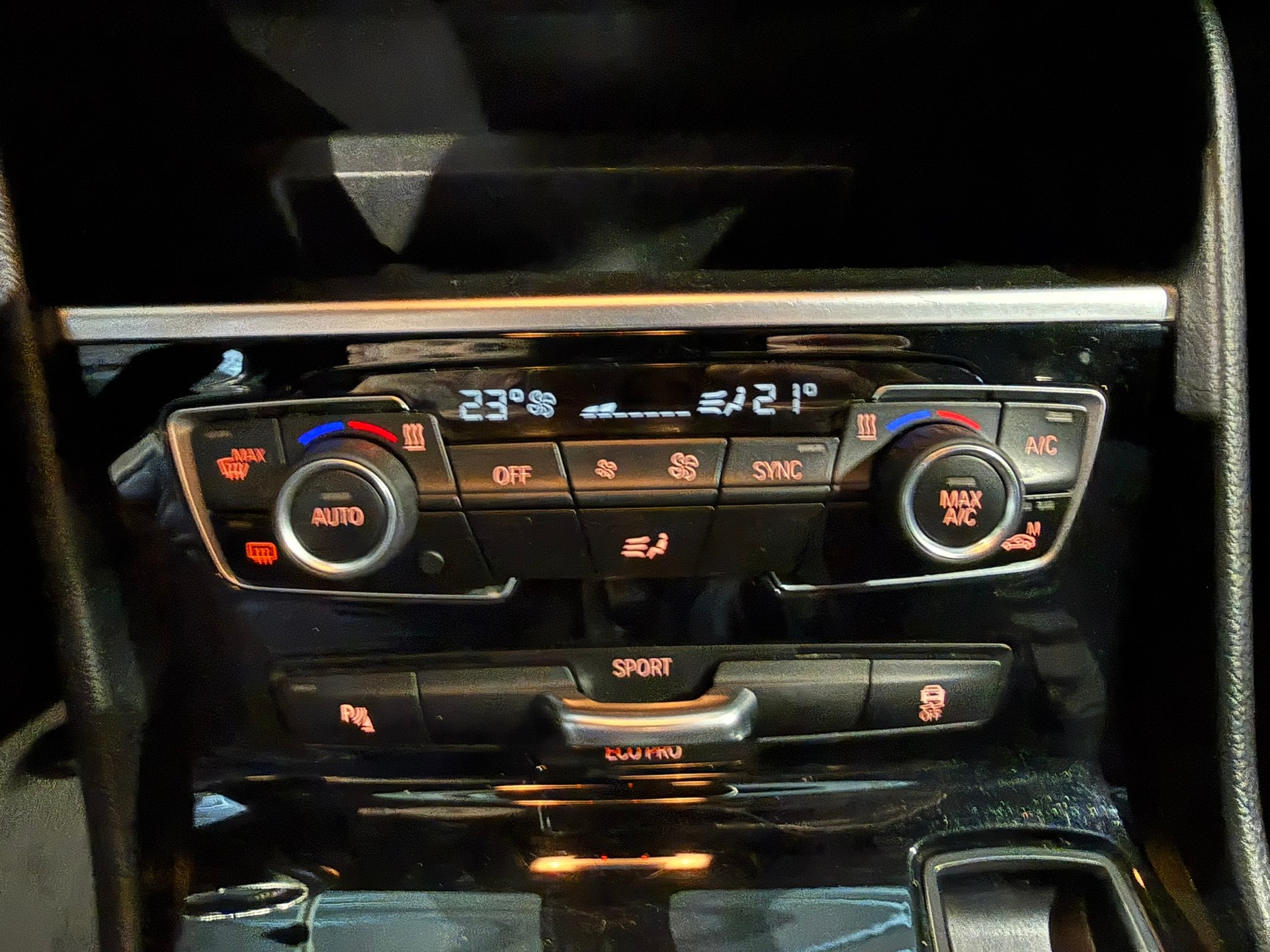 BMW 218d Active Tourer Steptronic-image-25