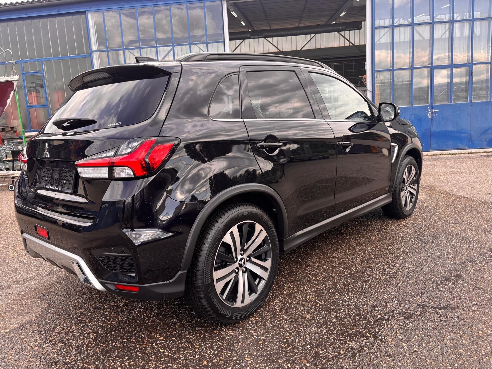 MITSUBISHI ASX 2.0 MIVEC Value 4WD Automat-image-3