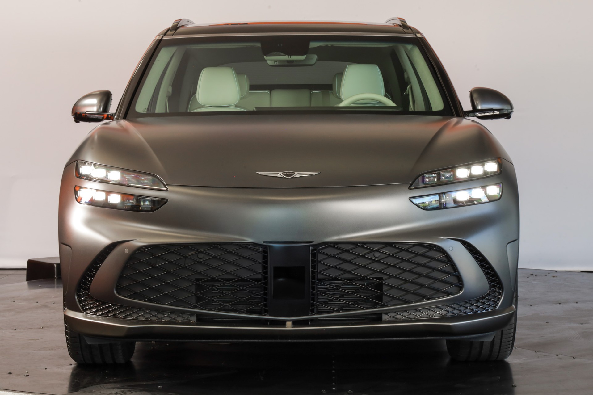 GENESIS GV60 77.4 kWh Sport AWD-image-2