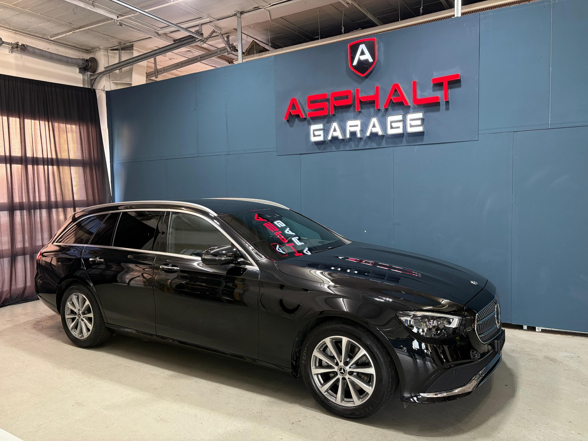 MERCEDES-BENZ E 220 d T 4Matic Avantgarde 9G-Tronic-image-1