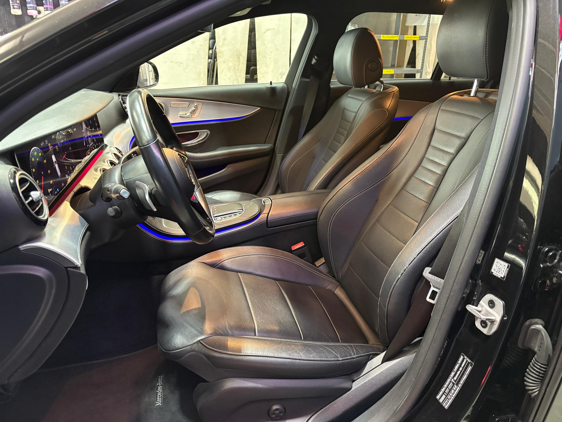MERCEDES-BENZ E 220 d T 4Matic Avantgarde 9G-Tronic-image-17