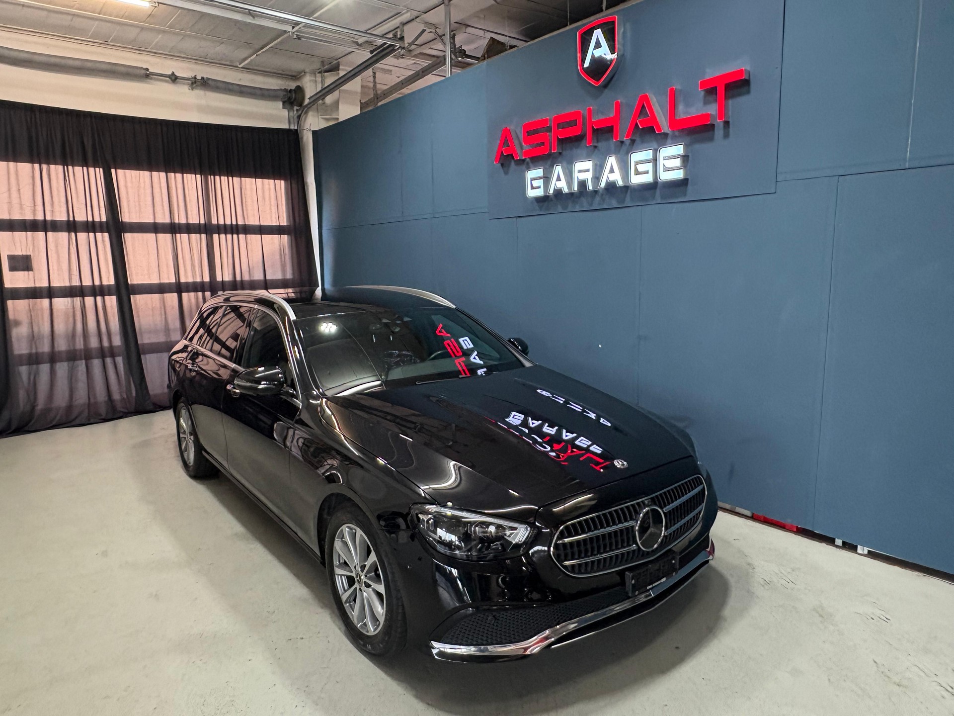 MERCEDES-BENZ E 220 d T 4Matic Avantgarde 9G-Tronic-image-2