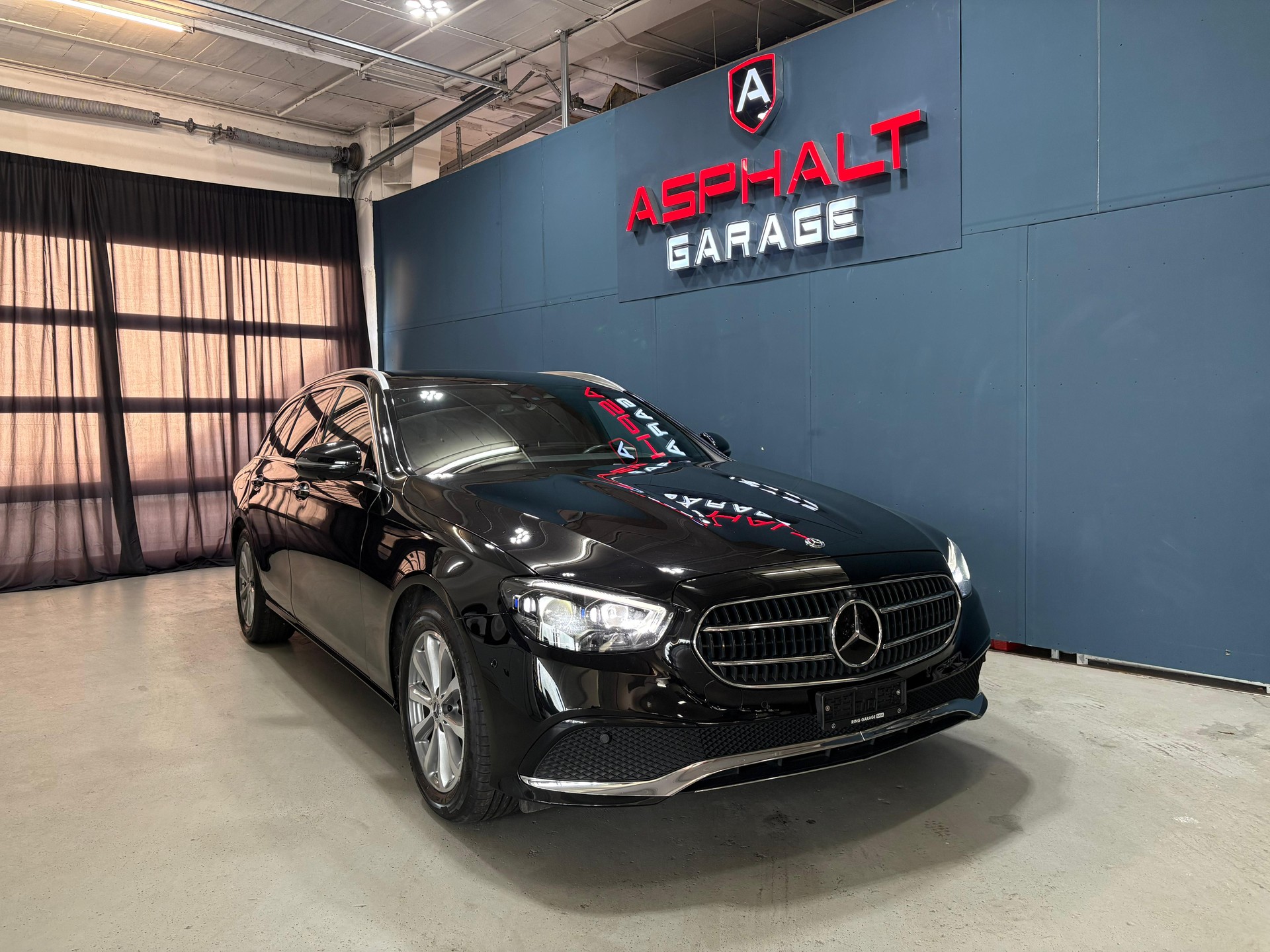 MERCEDES-BENZ E 220 d T 4Matic Avantgarde 9G-Tronic-image-3