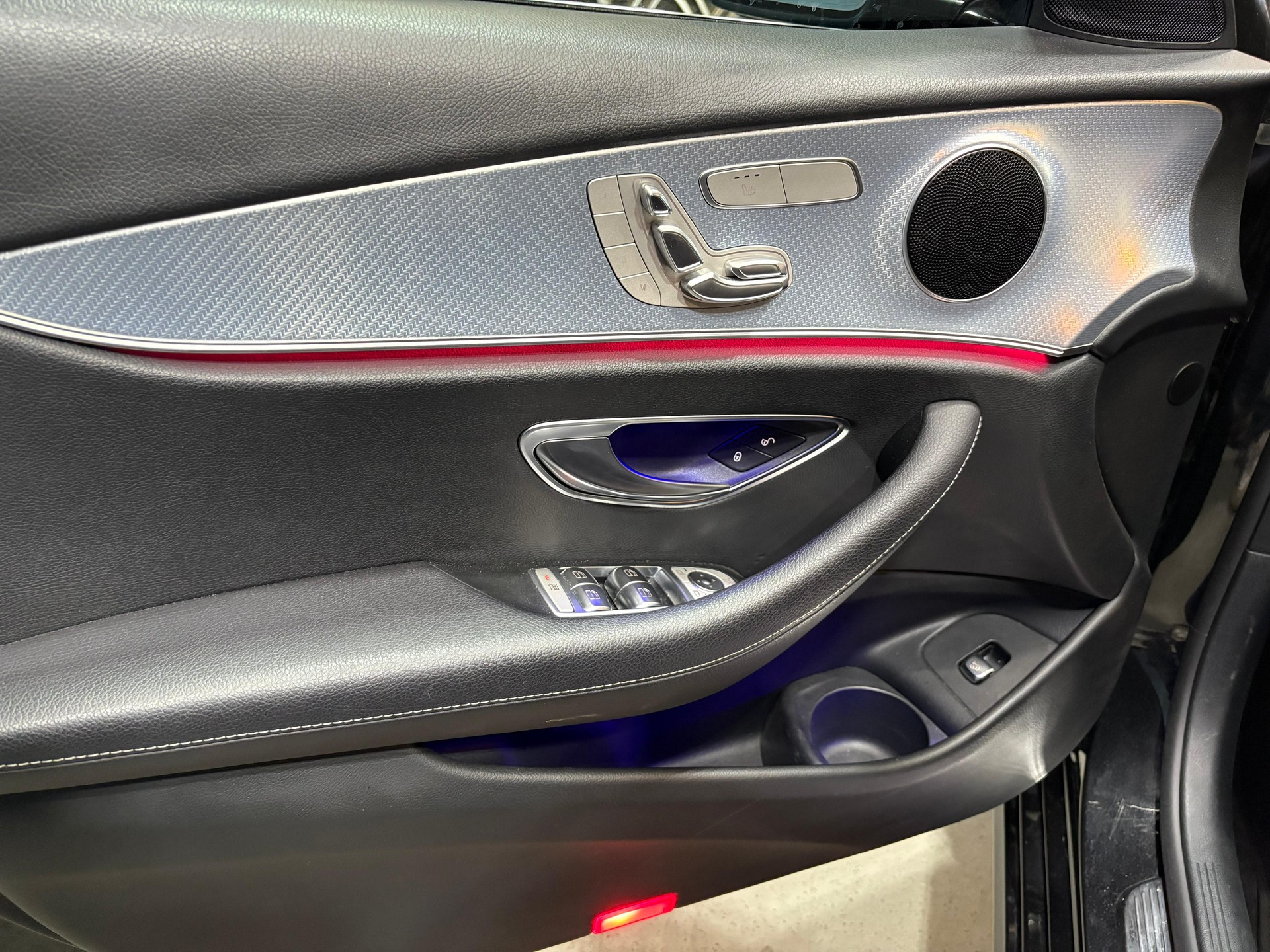 MERCEDES-BENZ E 220 d T 4Matic Avantgarde 9G-Tronic-image-25