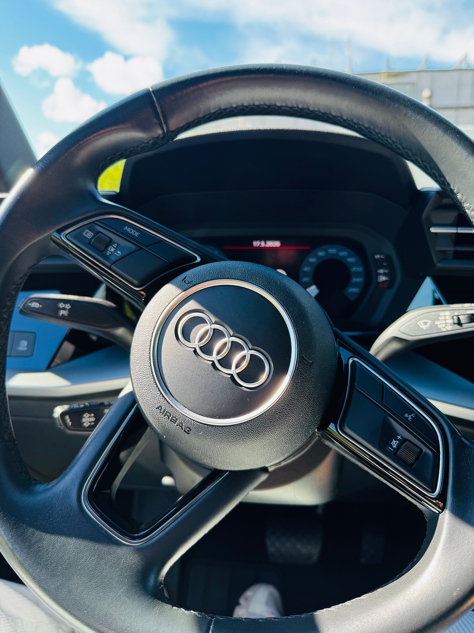 AUDI 2.0 40 TFSI Advanced quattro S-Tronic-image-6