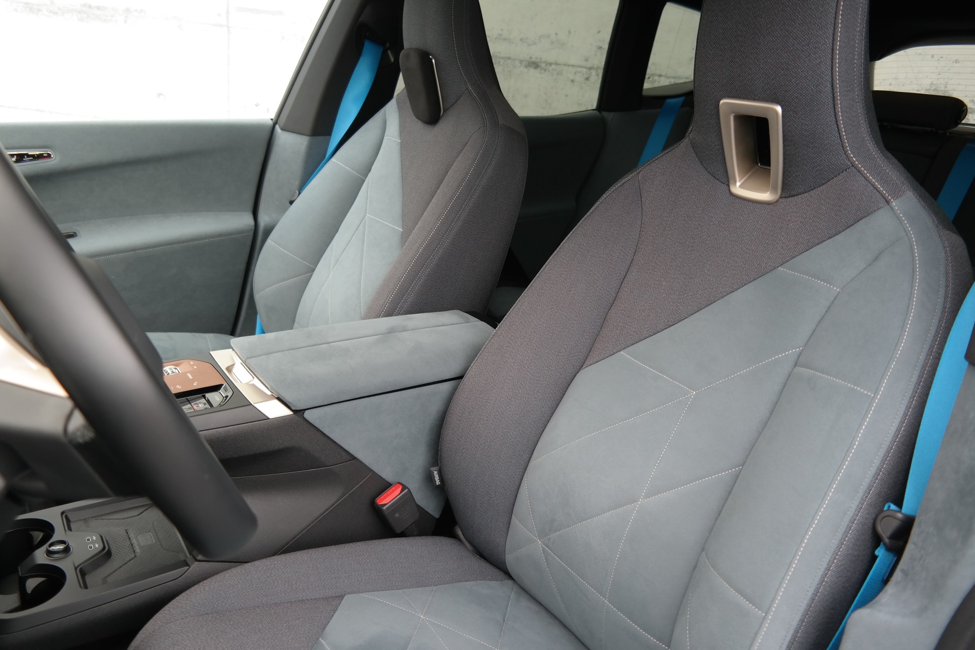 BMW iX xDrive50-image-13