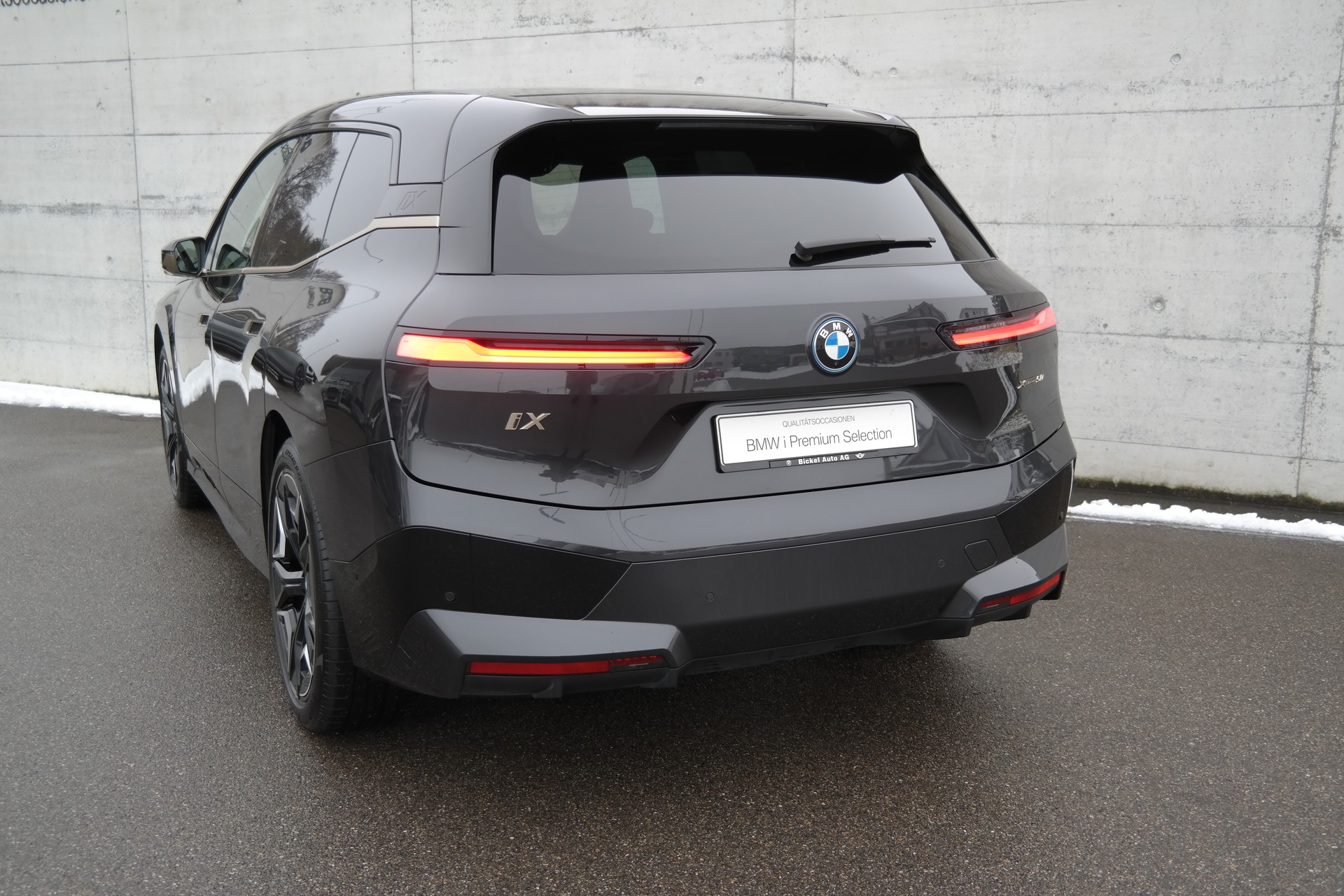 BMW iX xDrive50-image-4