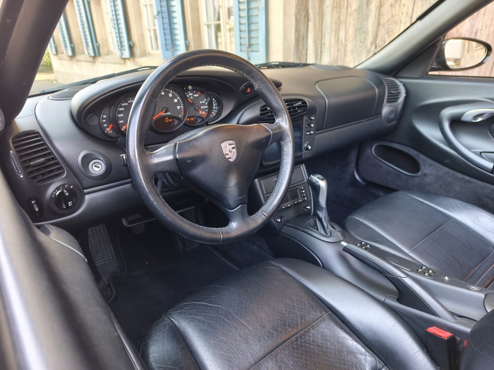 PORSCHE 911 Carrera-image-10