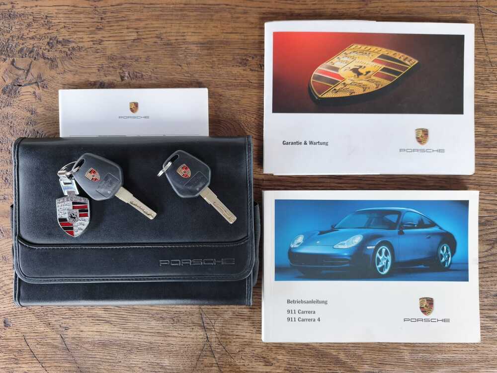 PORSCHE 911 Carrera-image-15