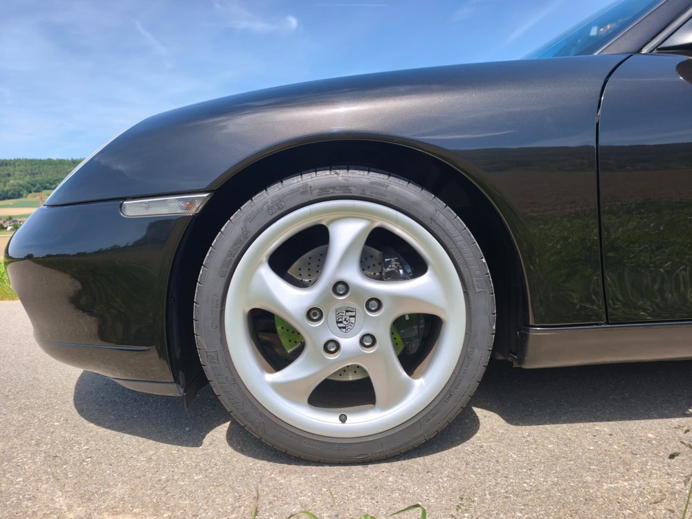 PORSCHE 911 Carrera-image-14