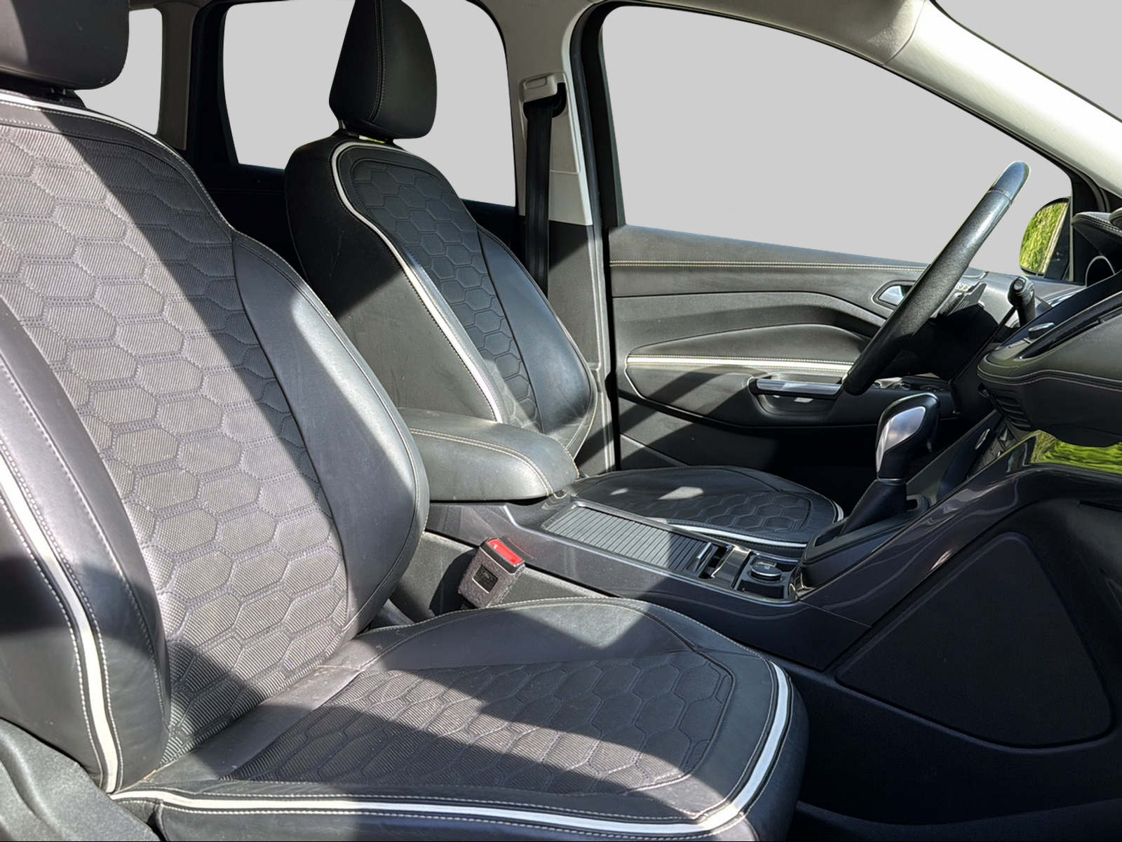 FORD Kuga 2.0 TDCi Vignale 4WD PowerShift-image-13