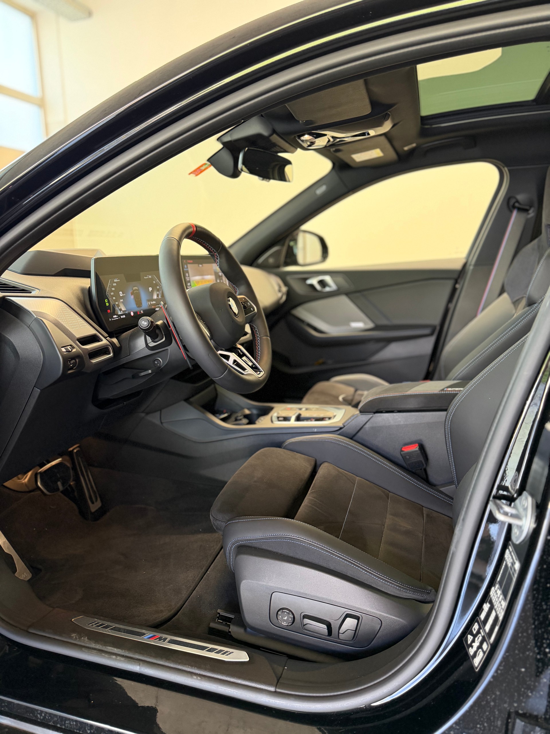 BMW M135 xDrive-image-4