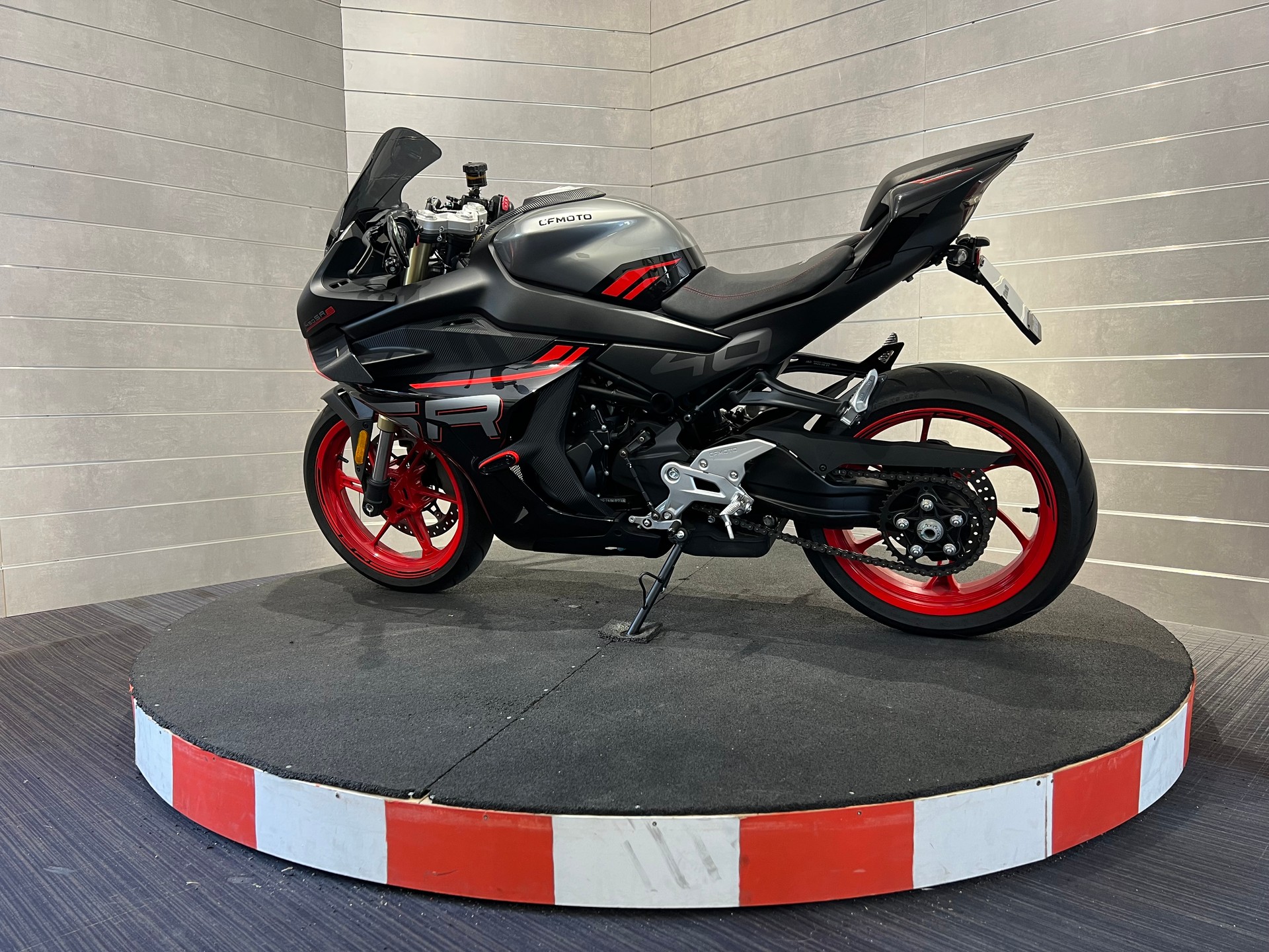 CF MOTO 450SR S-showroom-element-2