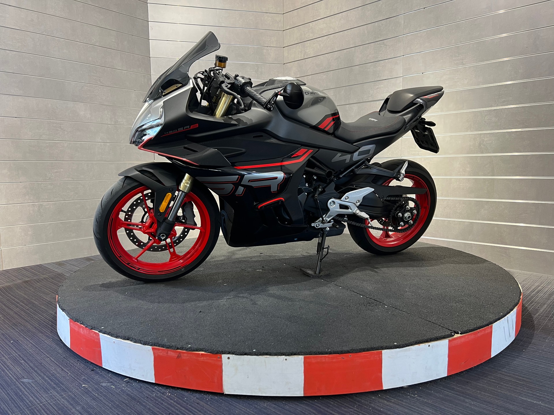 CF MOTO 450SR S-showroom-element-1