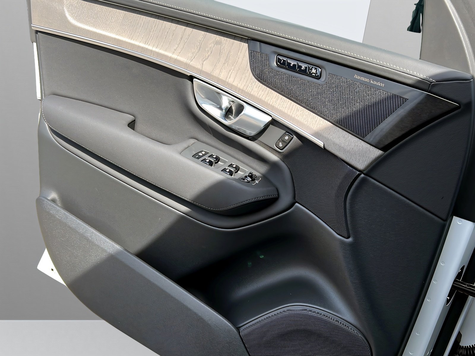 Image VOLVO XC90 XC90 T8 eAWD PluginHybrid Ultra Dark Geartronic