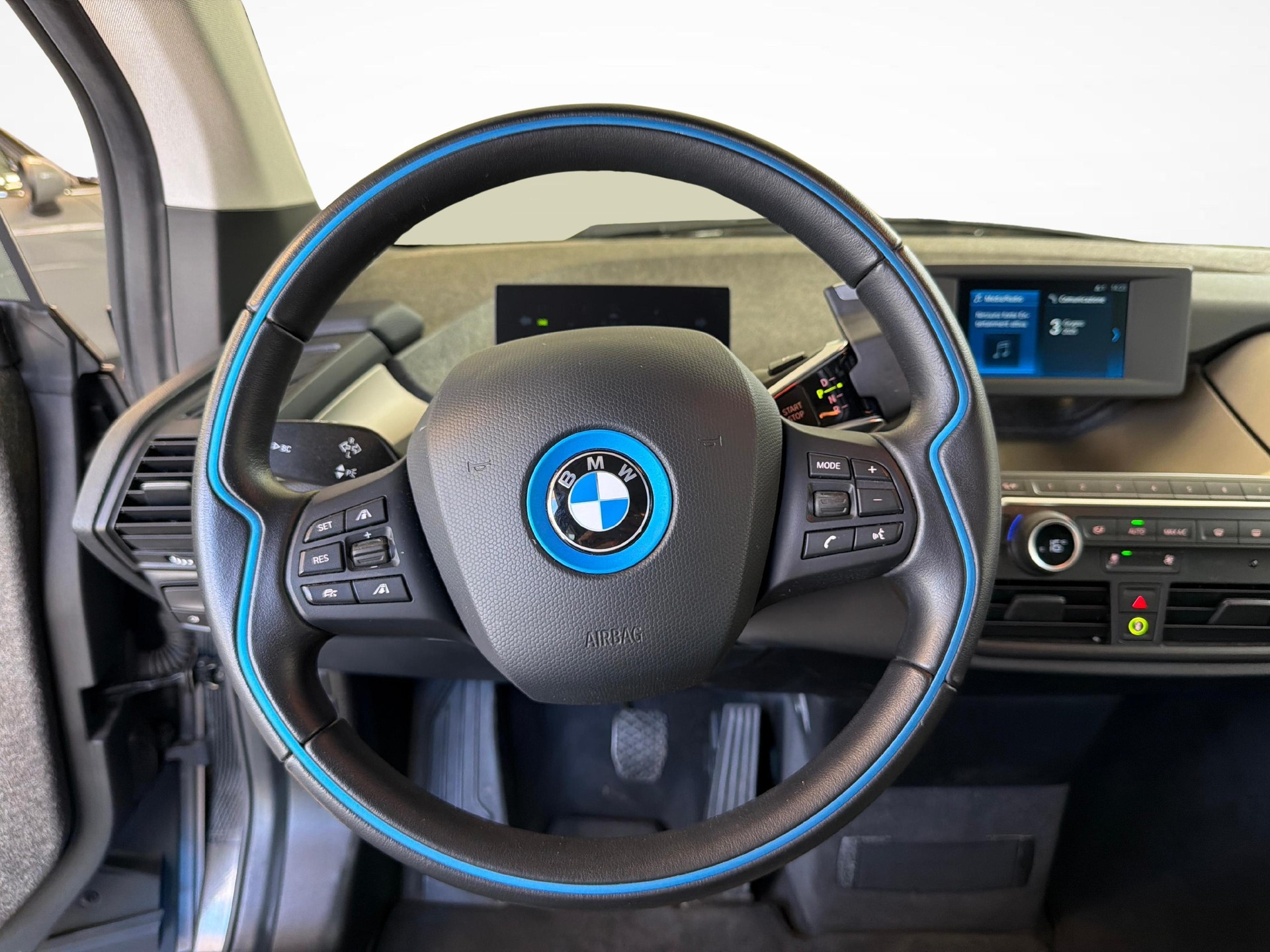 BMW i3 120 Ah-image-17