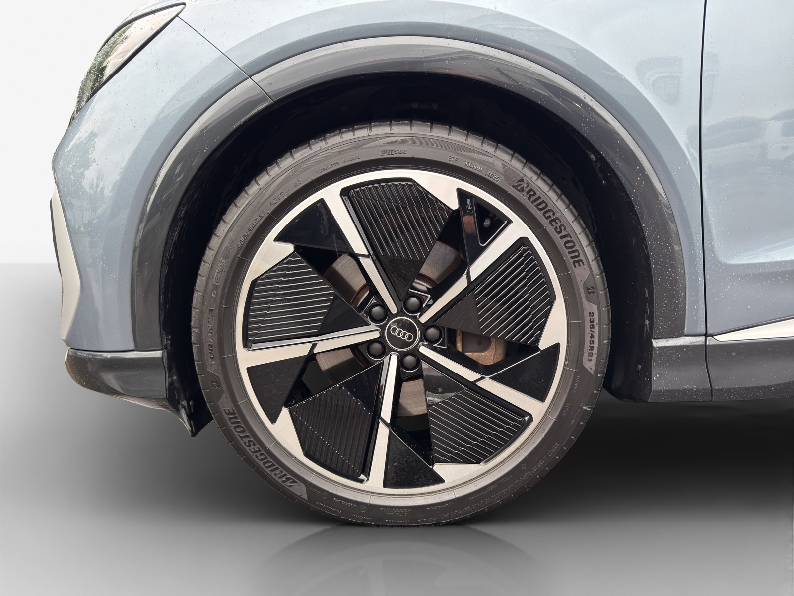 AUDI Q4 Sportback e-tron 50 quattro-image-13