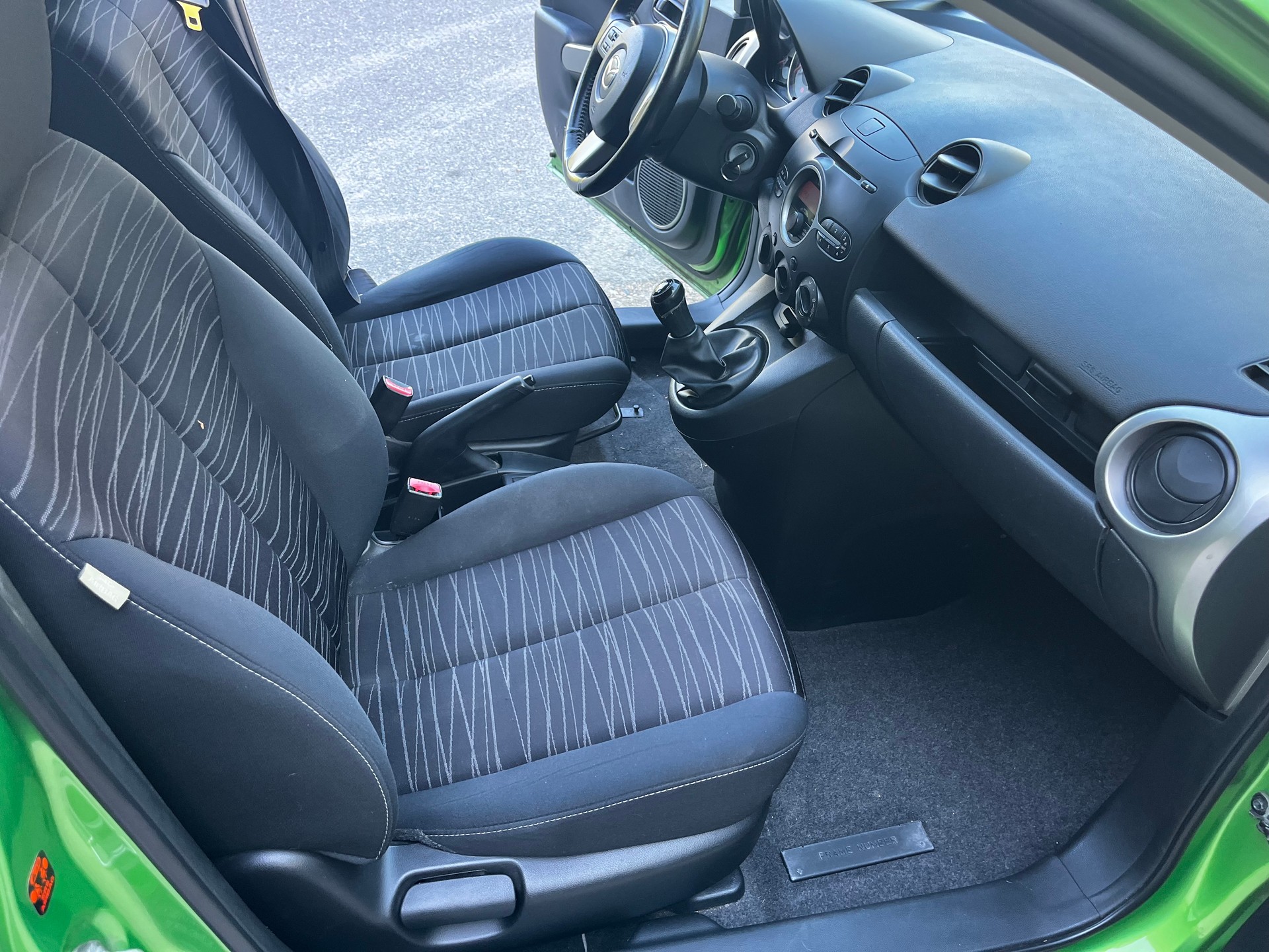 MAZDA 2 1.3i 16V Exclusive-image-9
