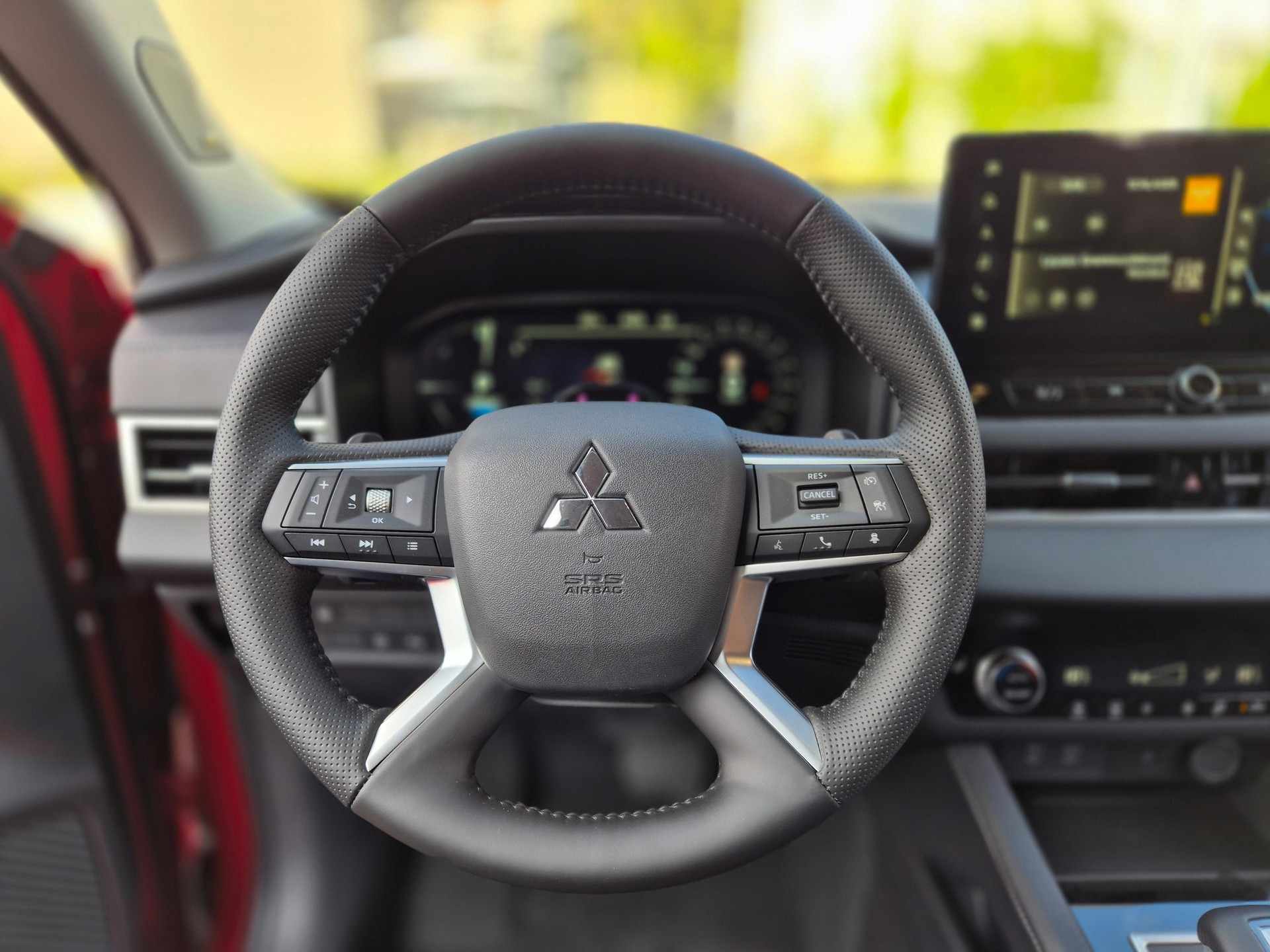 MITSUBISHI Outlander 2.4 PHEV Invite 4x4 MEGAAKTION-image-8