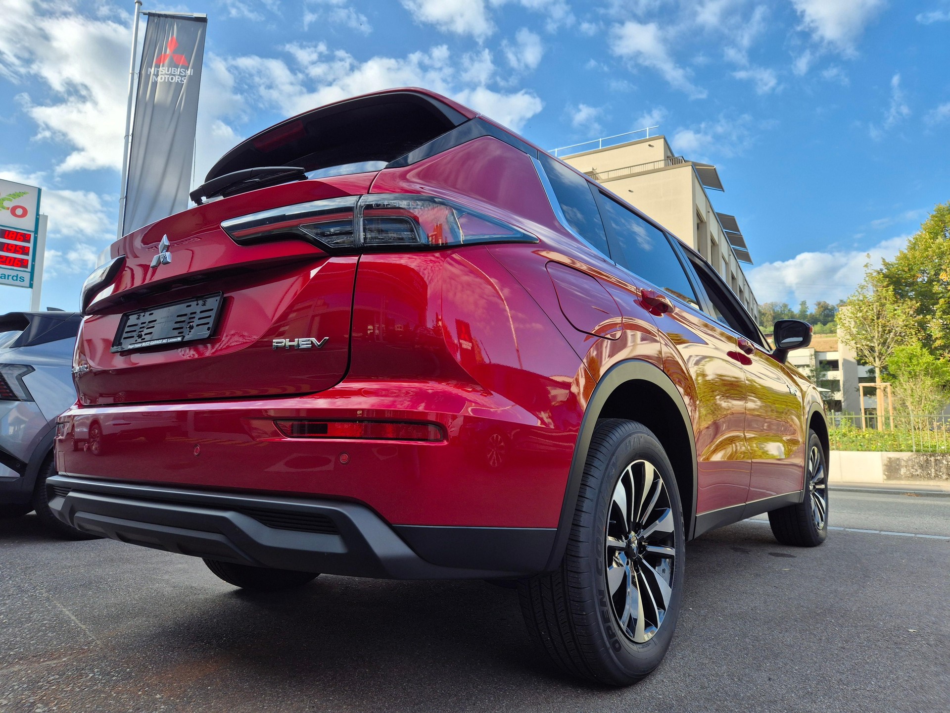 MITSUBISHI Outlander 2.4 PHEV Invite 4x4 MEGAAKTION-image-4