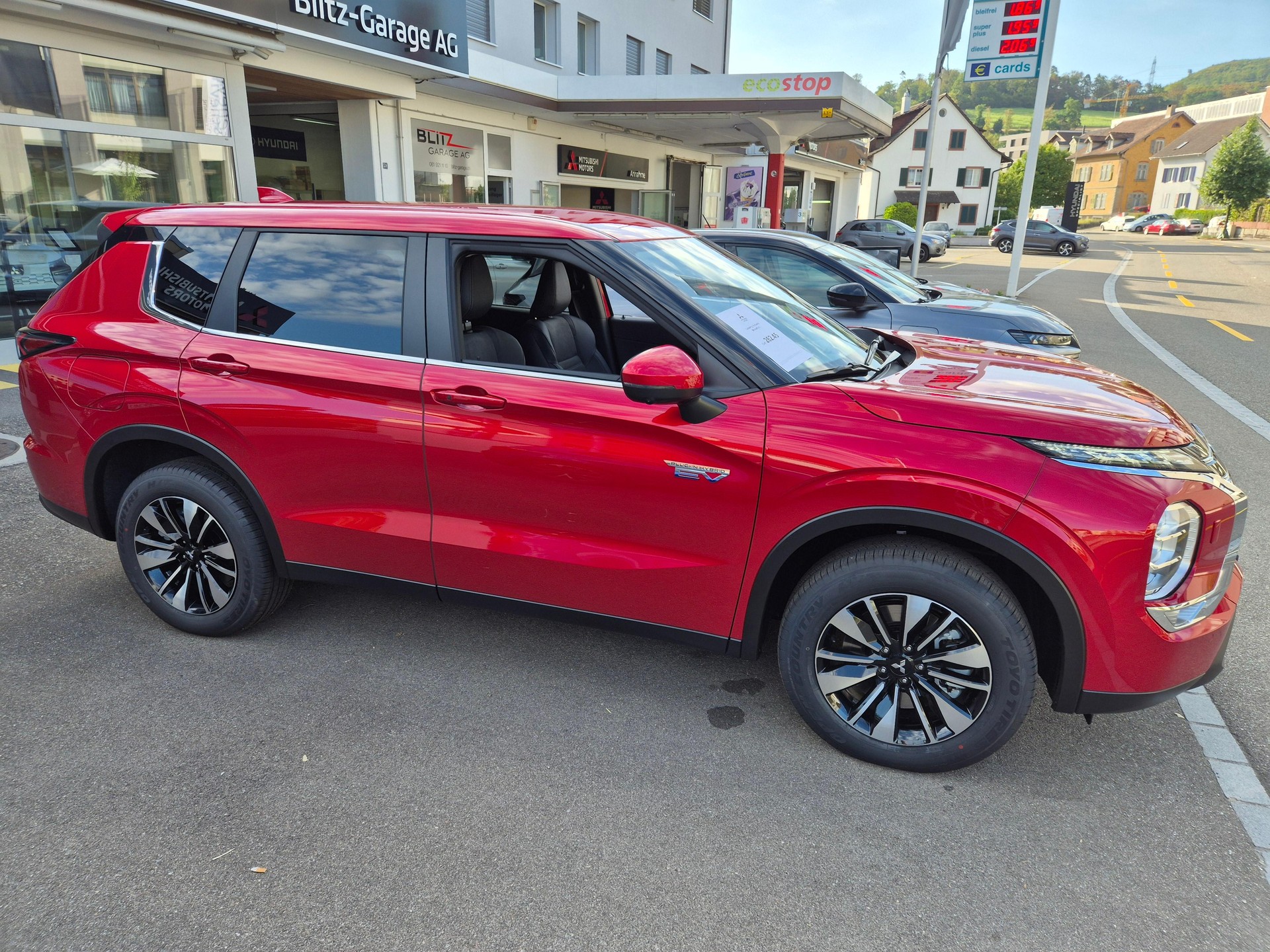 MITSUBISHI Outlander 2.4 PHEV Invite 4x4 MEGAAKTION-showroom-element-3