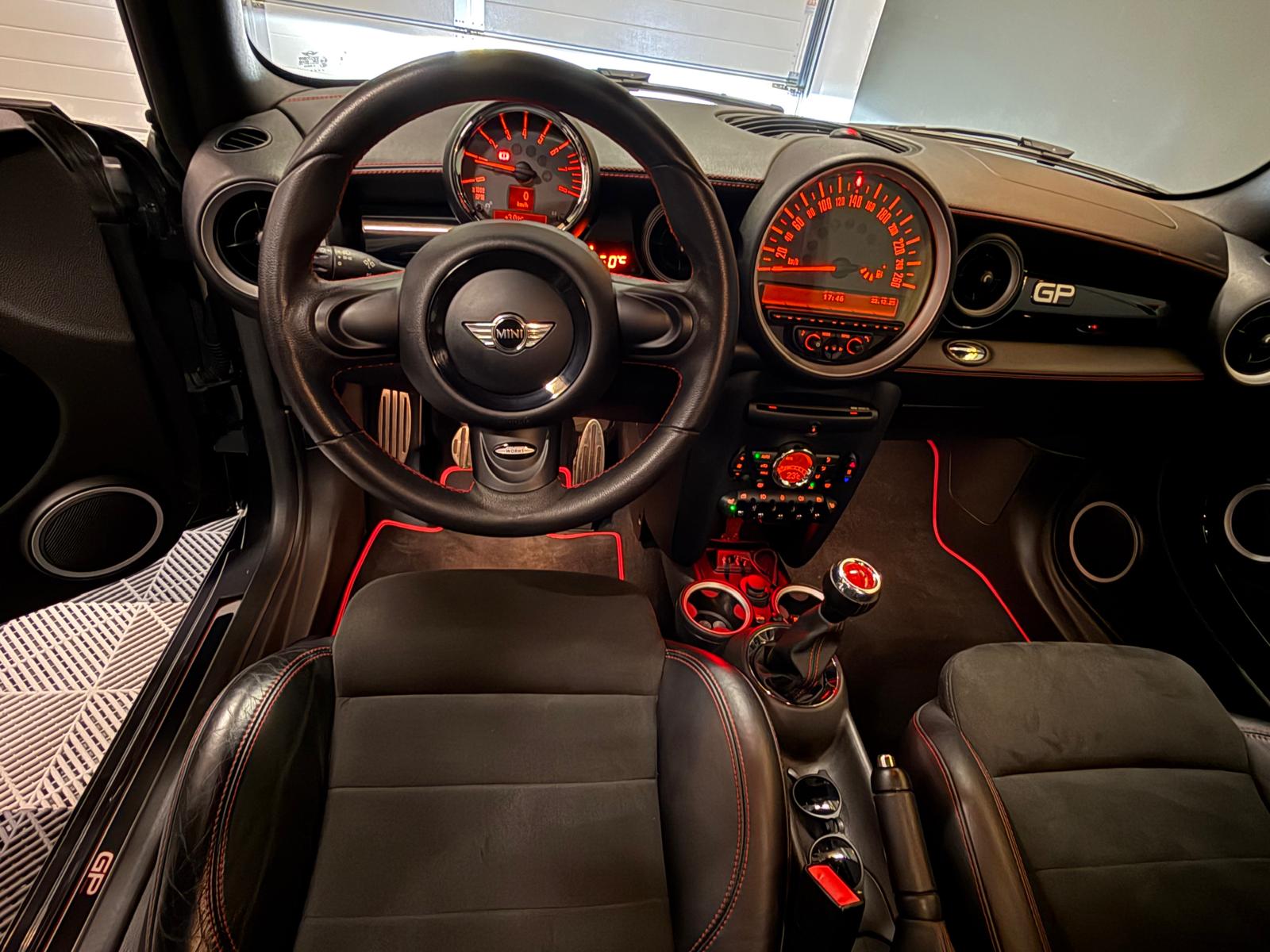 MINI Cooper John Cooper Works GP-image-14