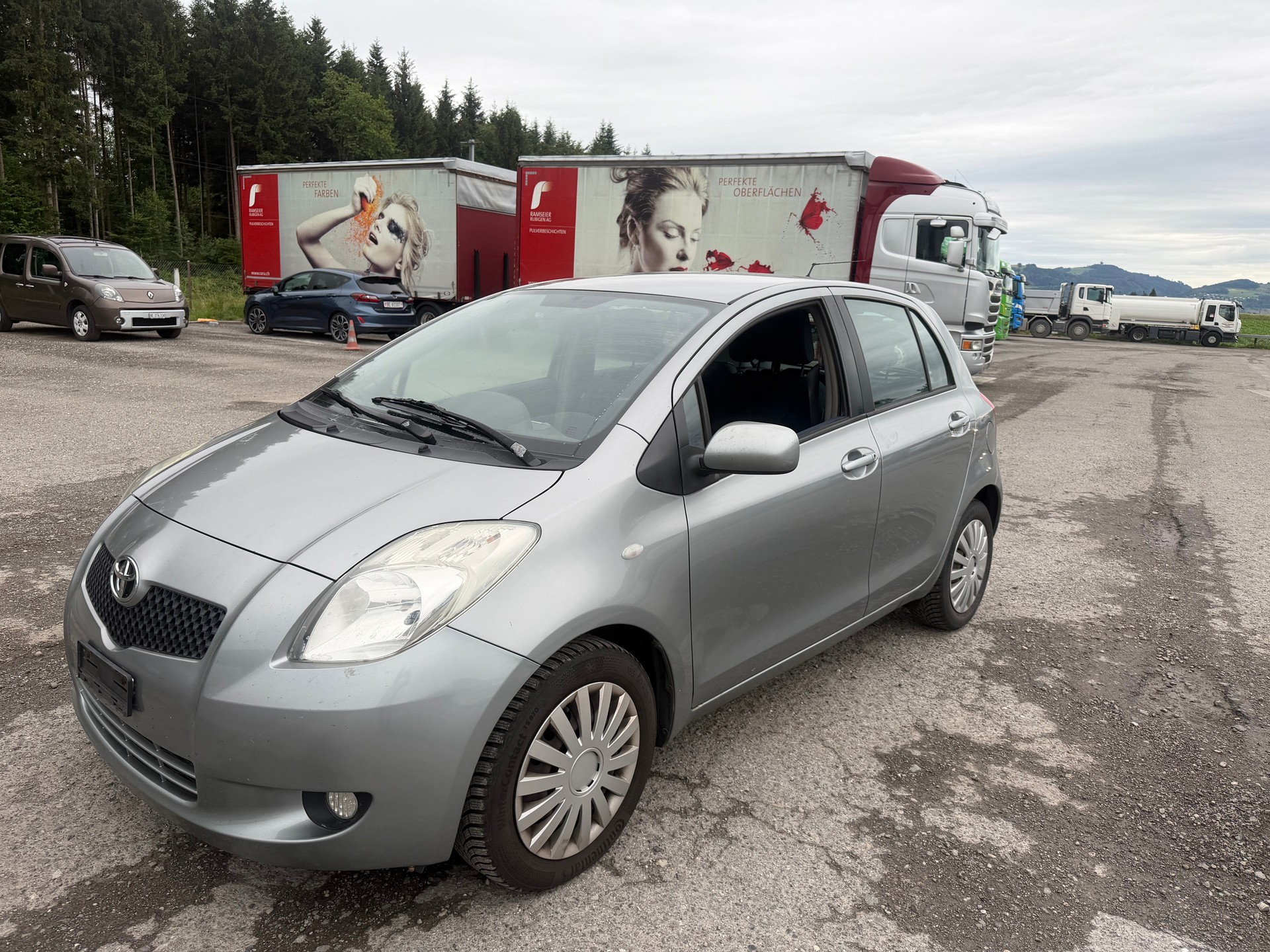 TOYOTA Yaris 1.3 Linea Sol-image-2
