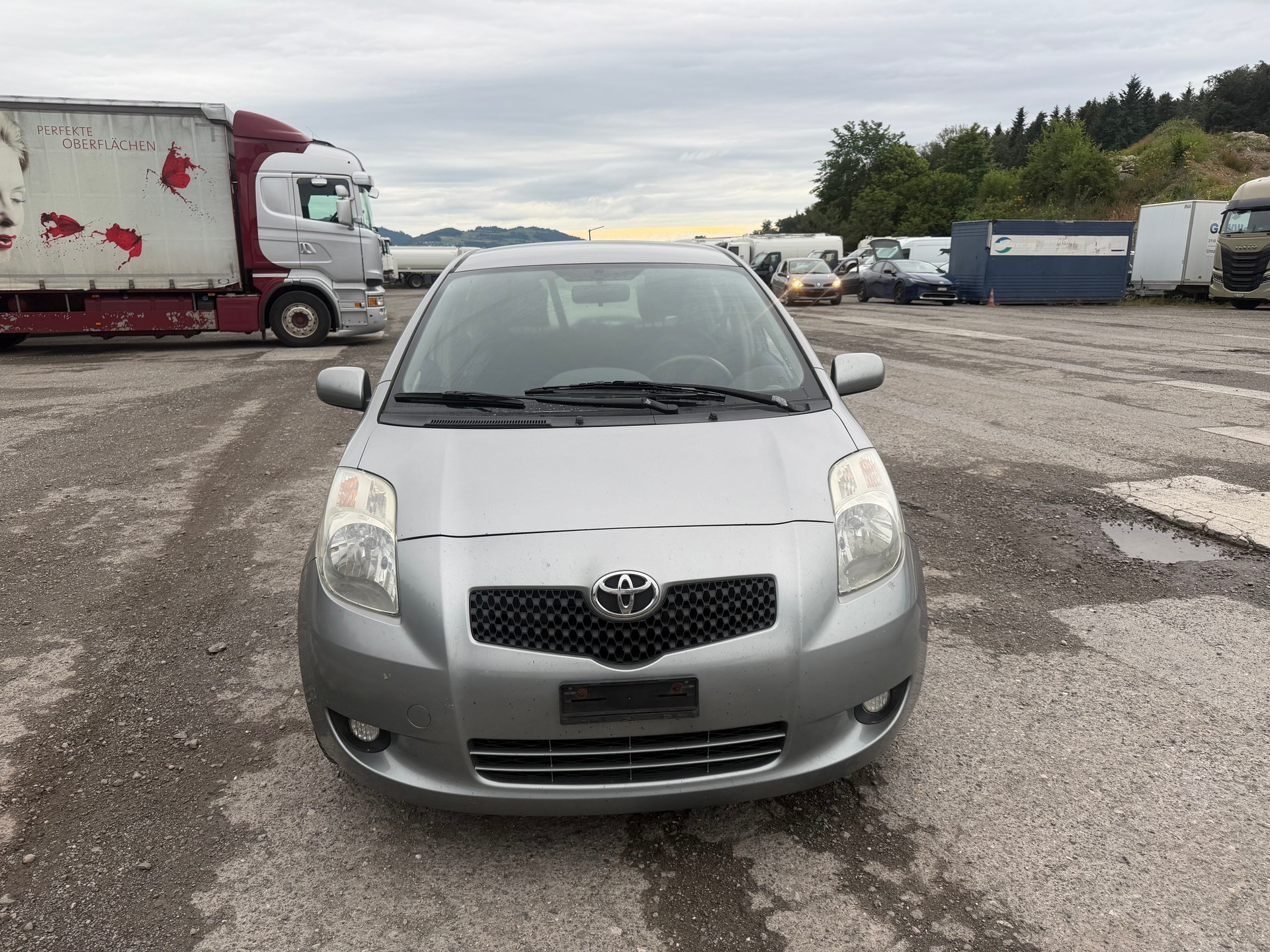 TOYOTA Yaris 1.3 Linea Sol-image-0