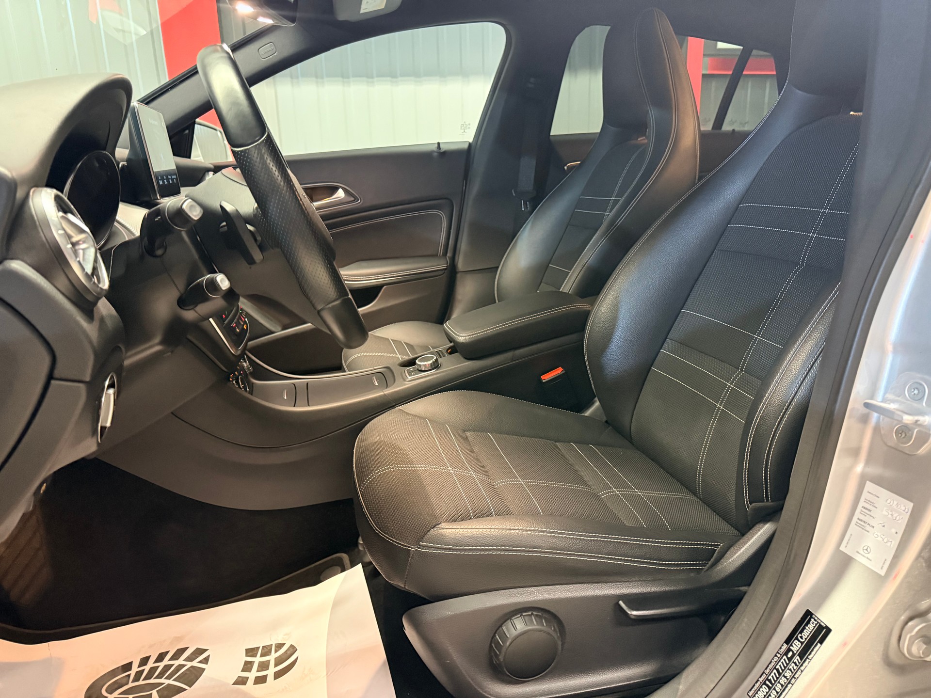 MERCEDES-BENZ CLA Shooting Brake 180 Urban 7G-DCT-image-9