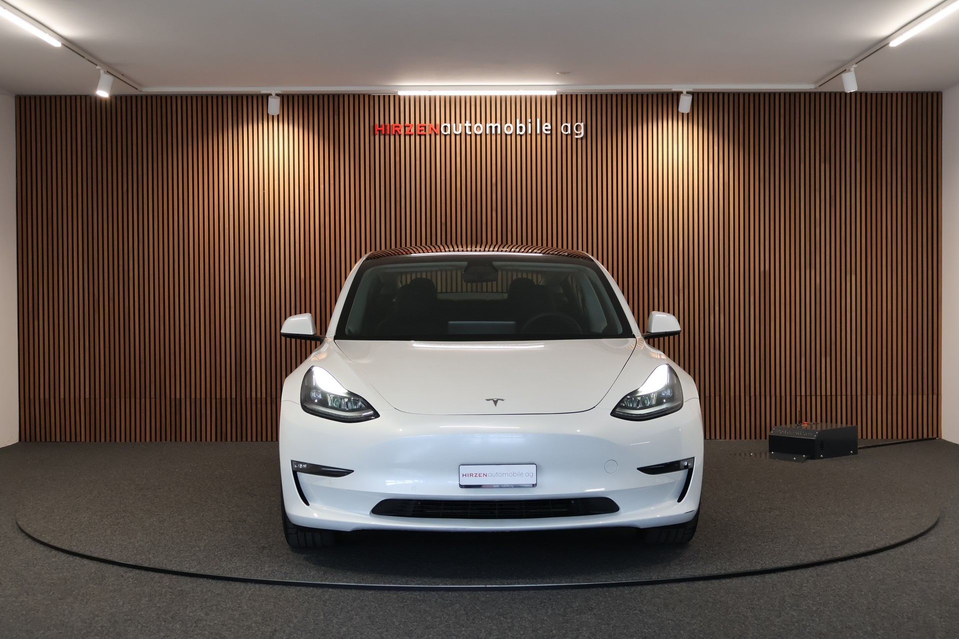 TESLA Model 3 Long Range Dual Motor AWD-image-7