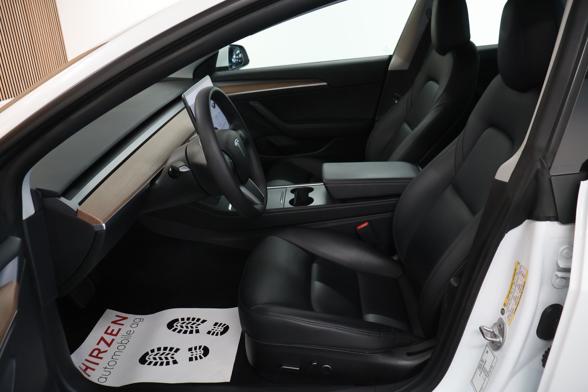 TESLA Model 3 Long Range Dual Motor AWD-image-8