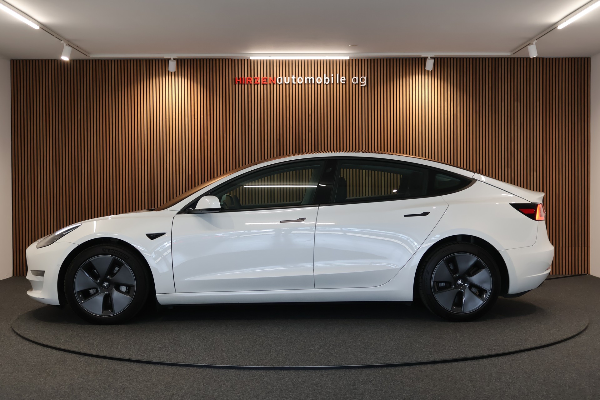 TESLA Model 3 Long Range Dual Motor AWD-image-1