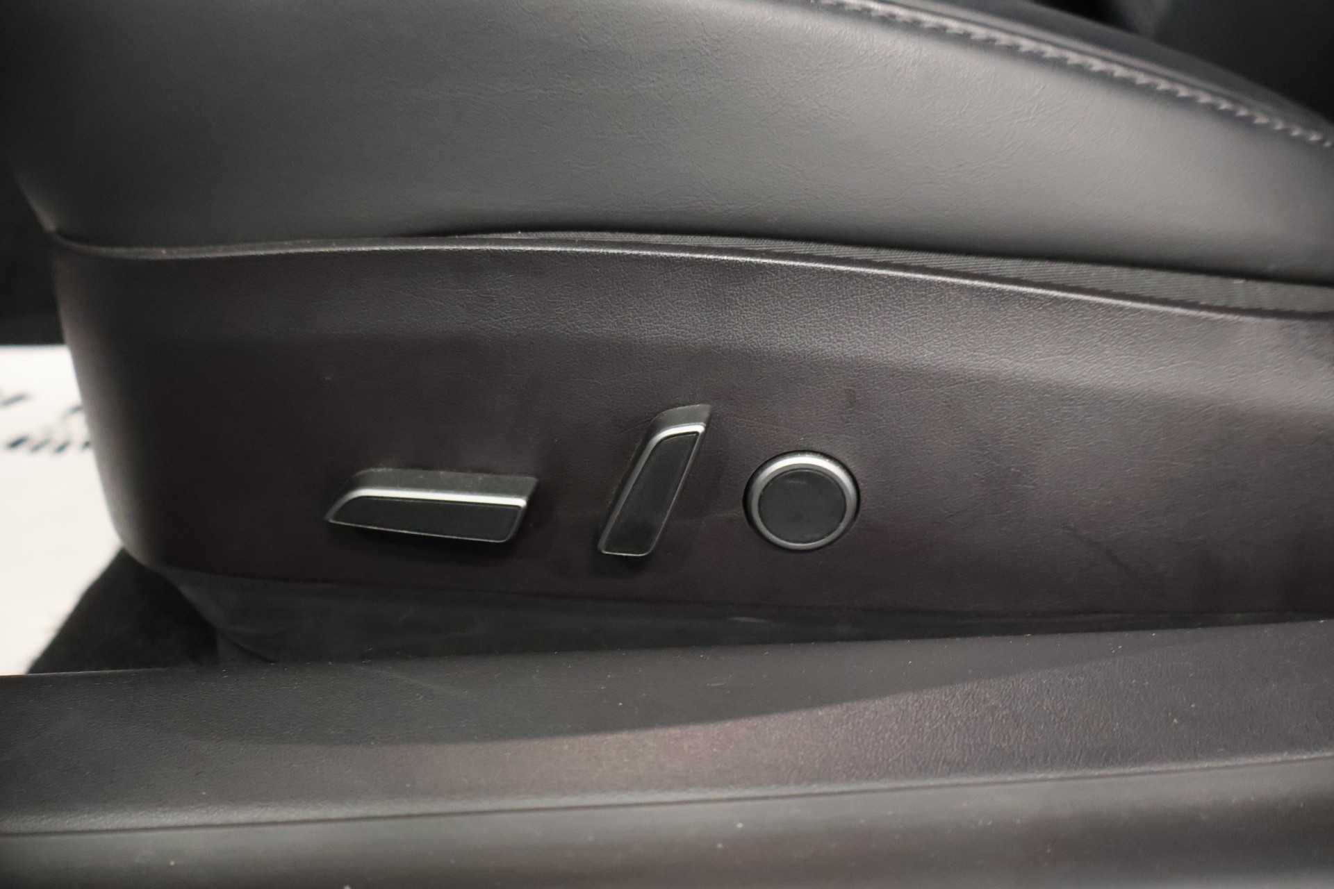 TESLA Model 3 Long Range Dual Motor AWD-image-19