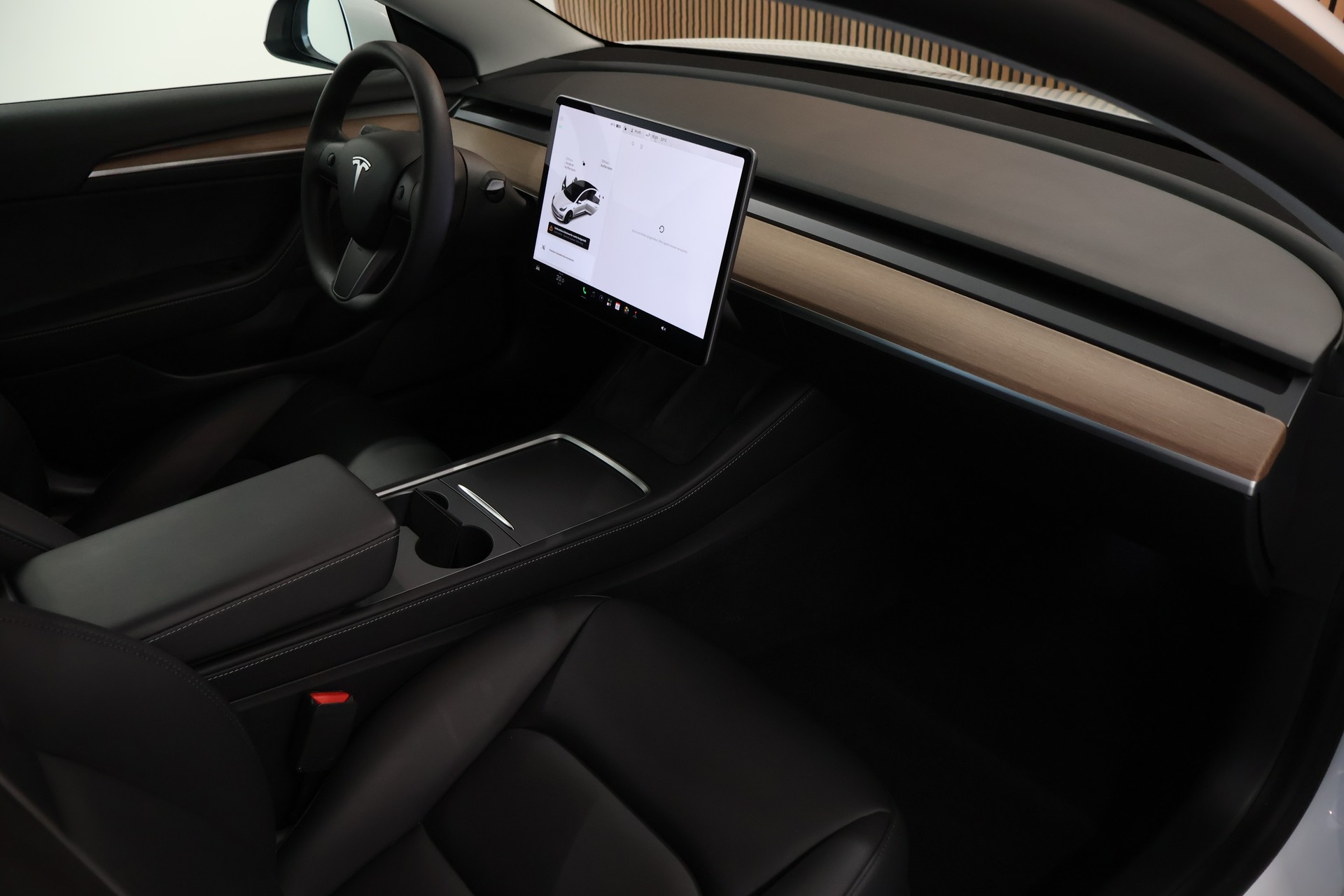 TESLA Model 3 Long Range Dual Motor AWD-image-15