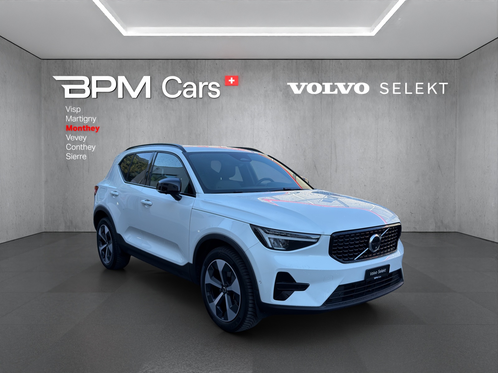 VOLVO XC40 B4 Benzin Mild Hybrid Plus Dark DCT-showroom-element-2
