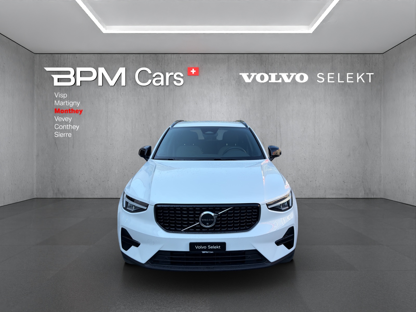 VOLVO XC40 B4 Benzin Mild Hybrid Plus Dark DCT-showroom-element-1