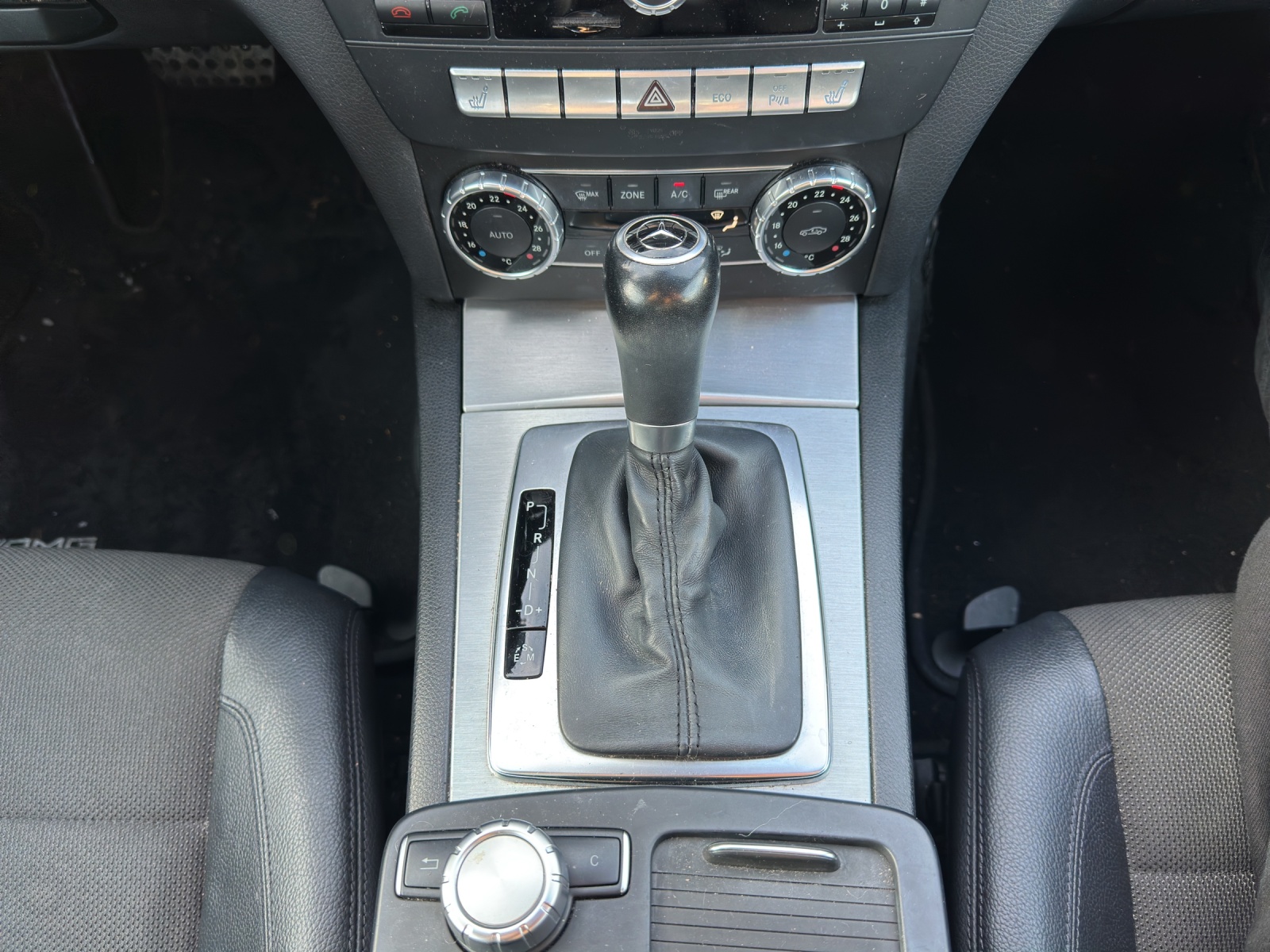 MERCEDES-BENZ C 180 Coupé 7G-Tronic-image-14