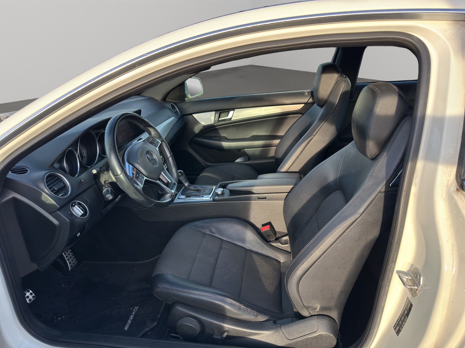 MERCEDES-BENZ C 180 Coupé 7G-Tronic-image-9