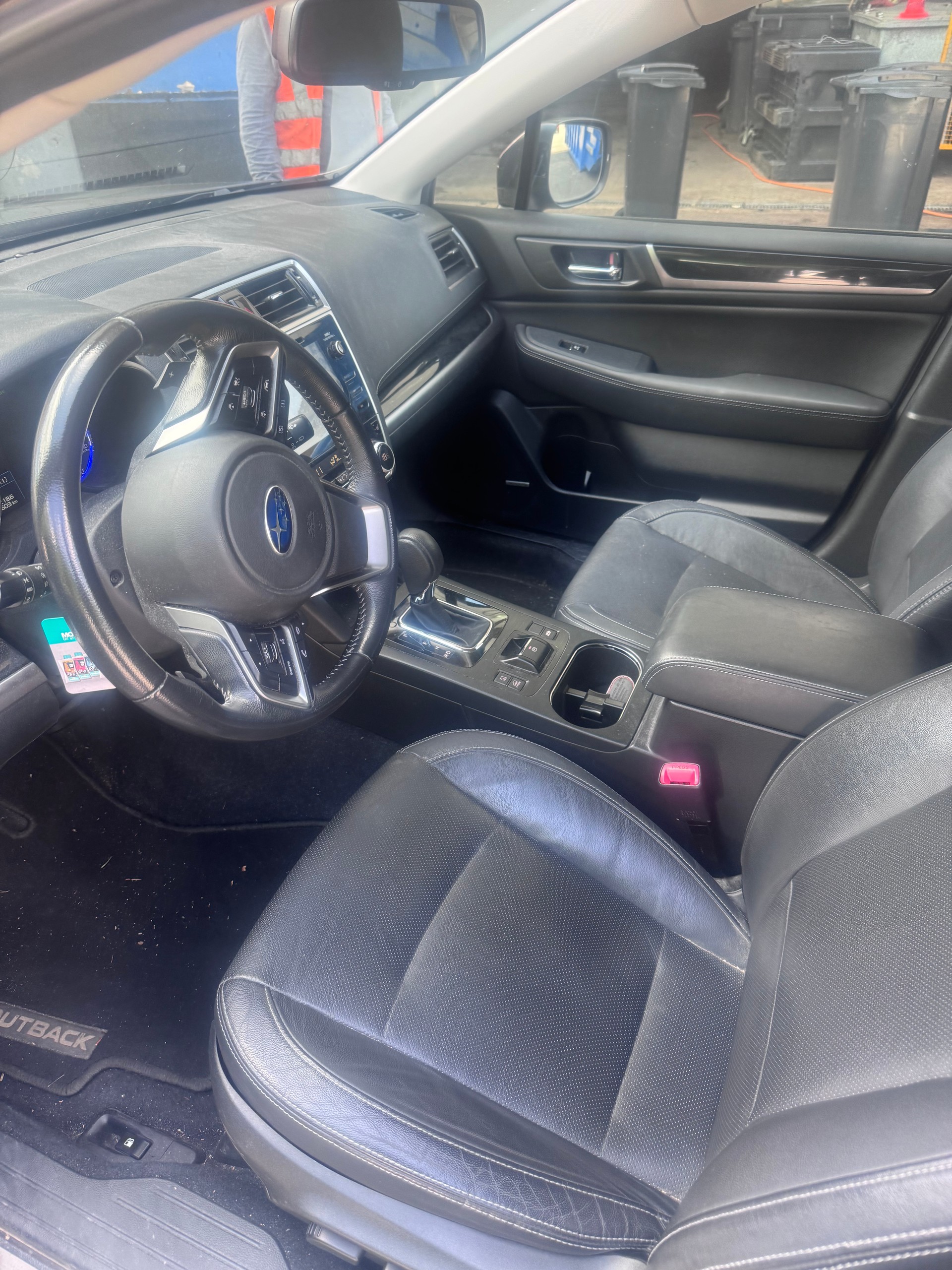 SUBARU Outback 2.5i Luxury AWD Lineartronic-image-1