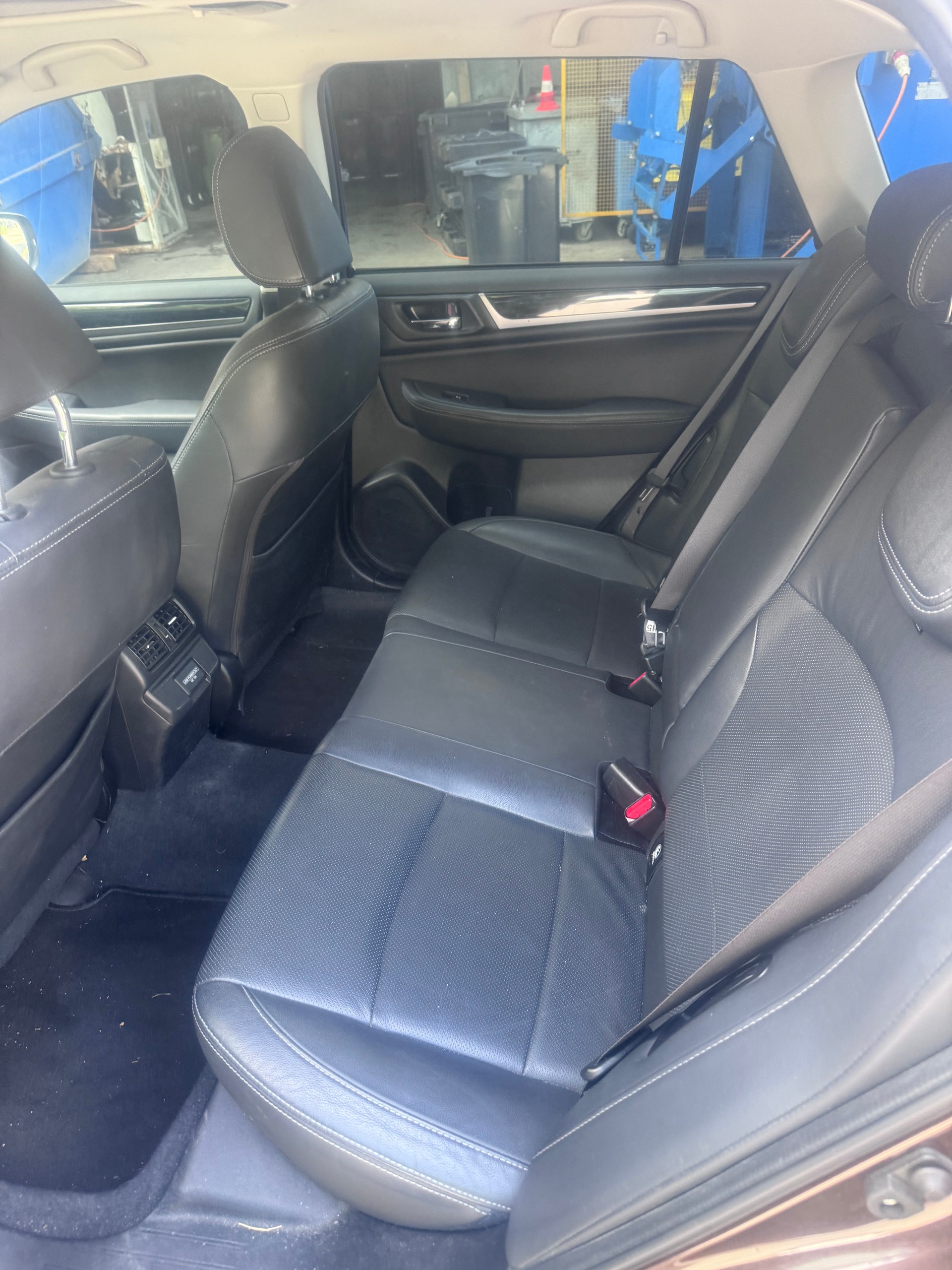 SUBARU Outback 2.5i Luxury AWD Lineartronic-image-9