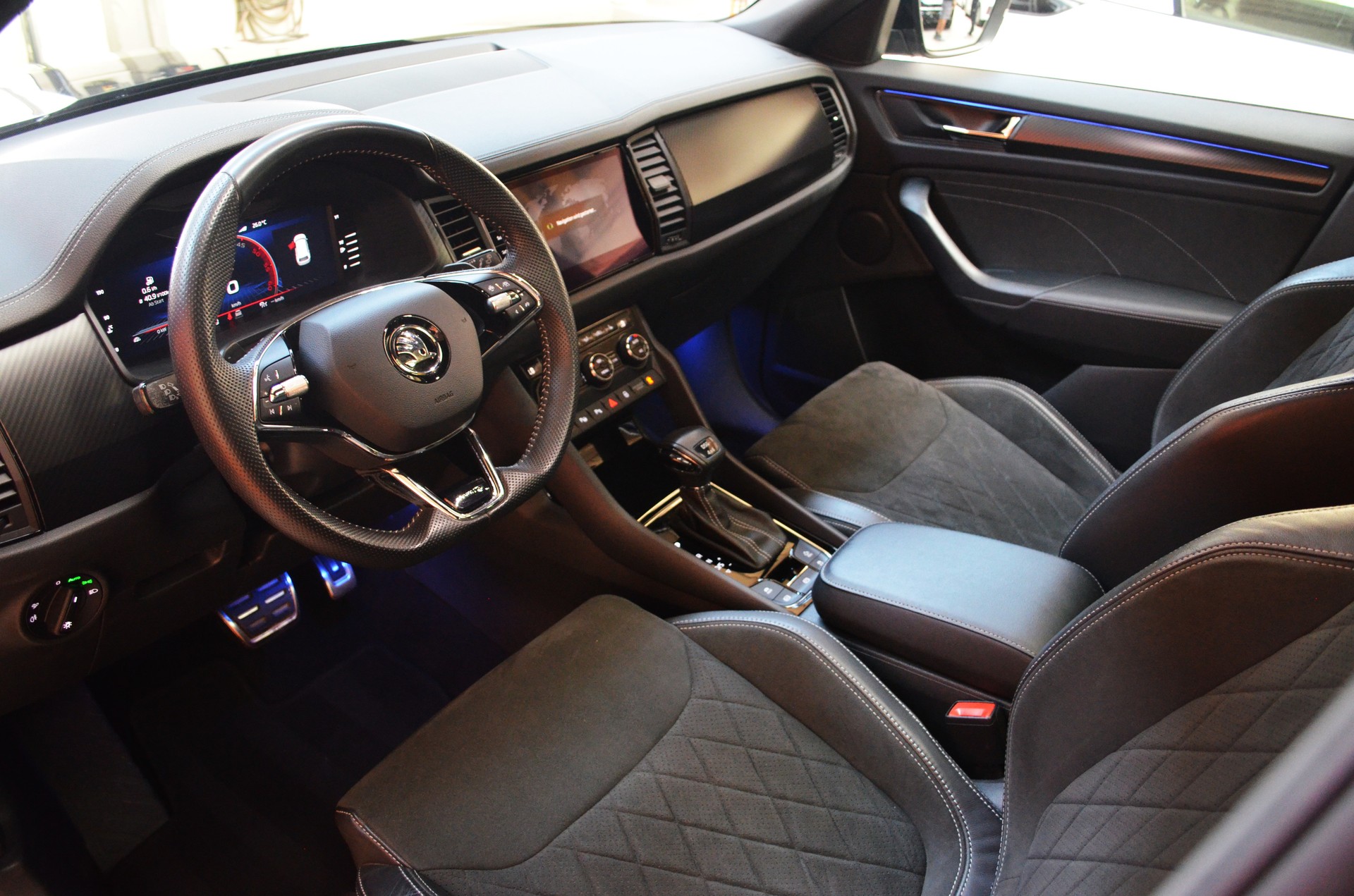 SKODA Kodiaq 2.0 TDI CR SportLine 4x4 DSG-image-7