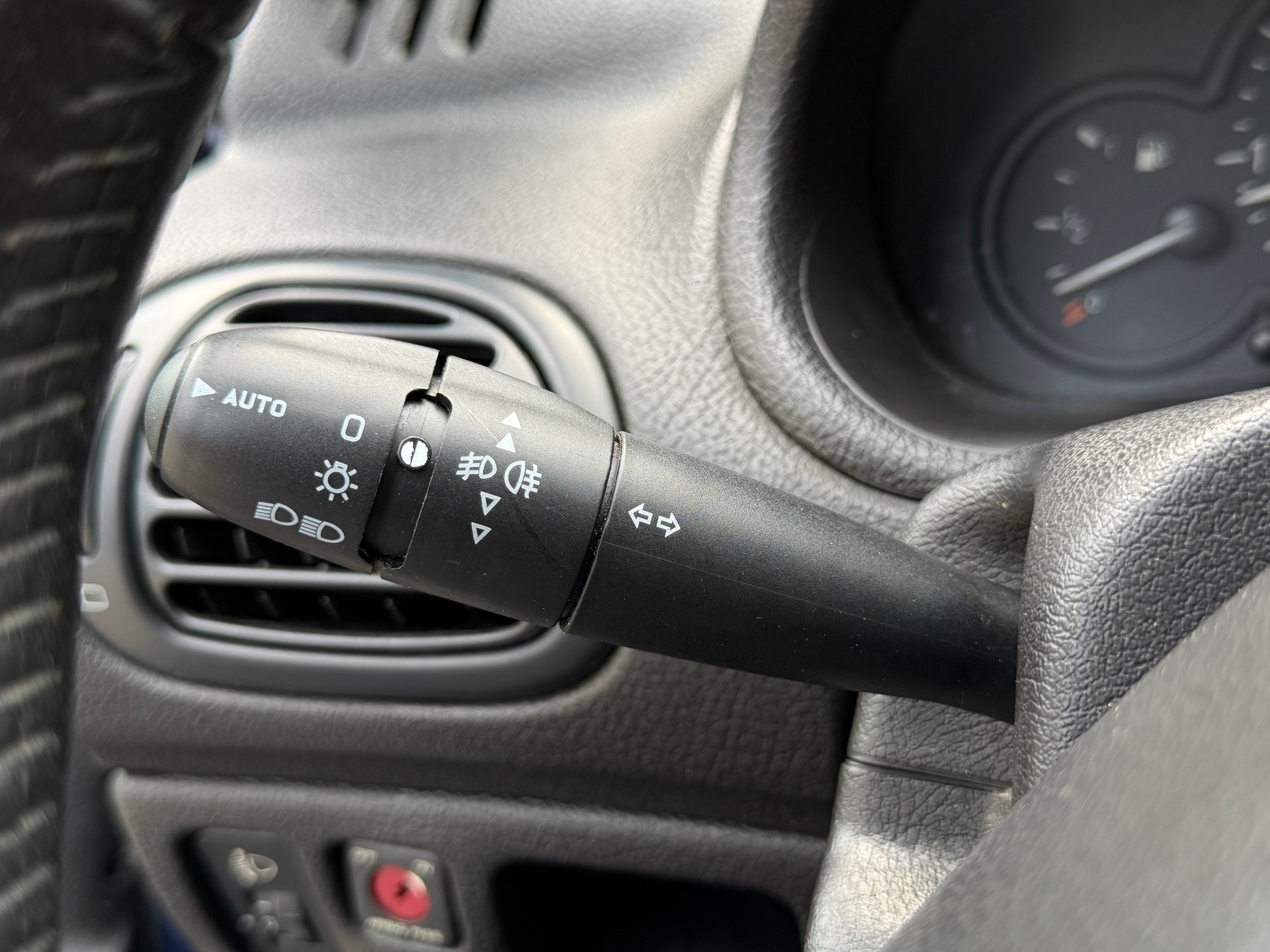 PEUGEOT 206 SW 1.6 16V XS-image-19