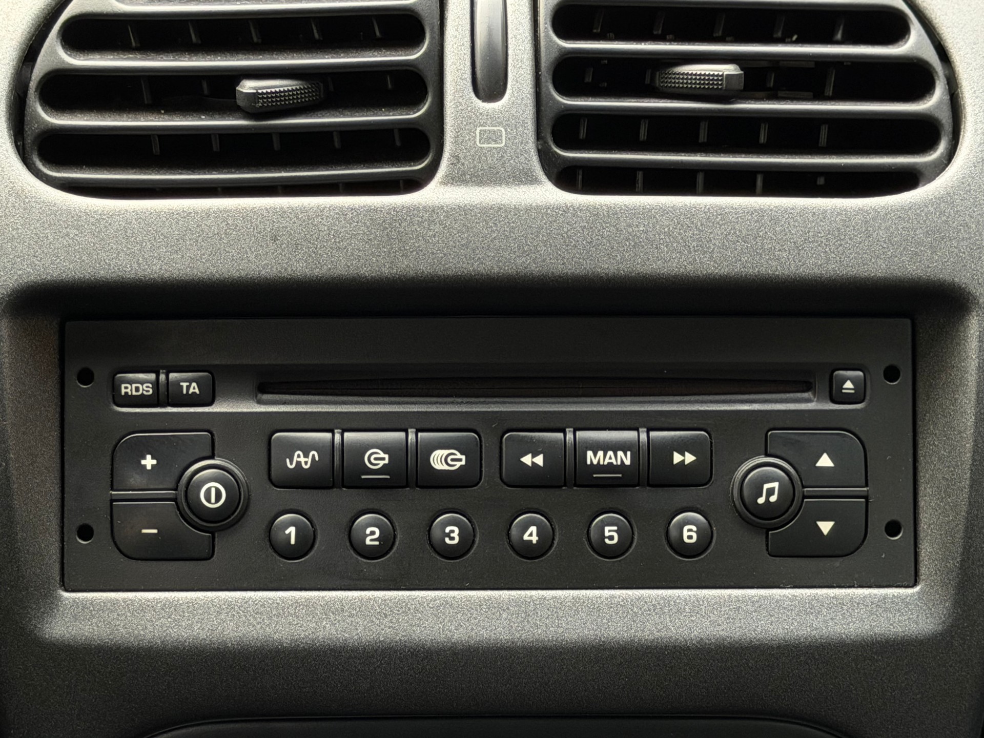 PEUGEOT 206 SW 1.6 16V XS-image-17