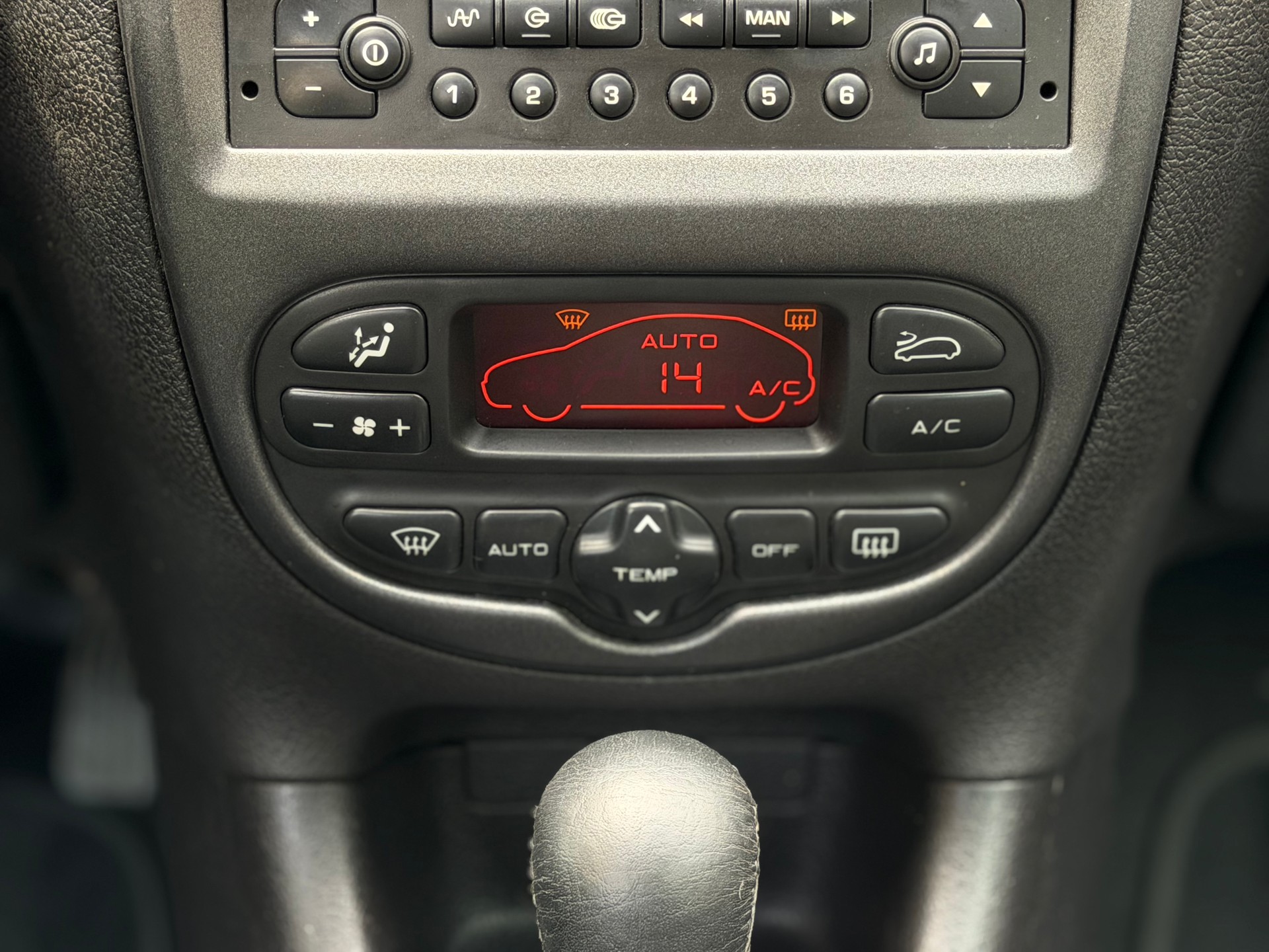 PEUGEOT 206 SW 1.6 16V XS-image-18
