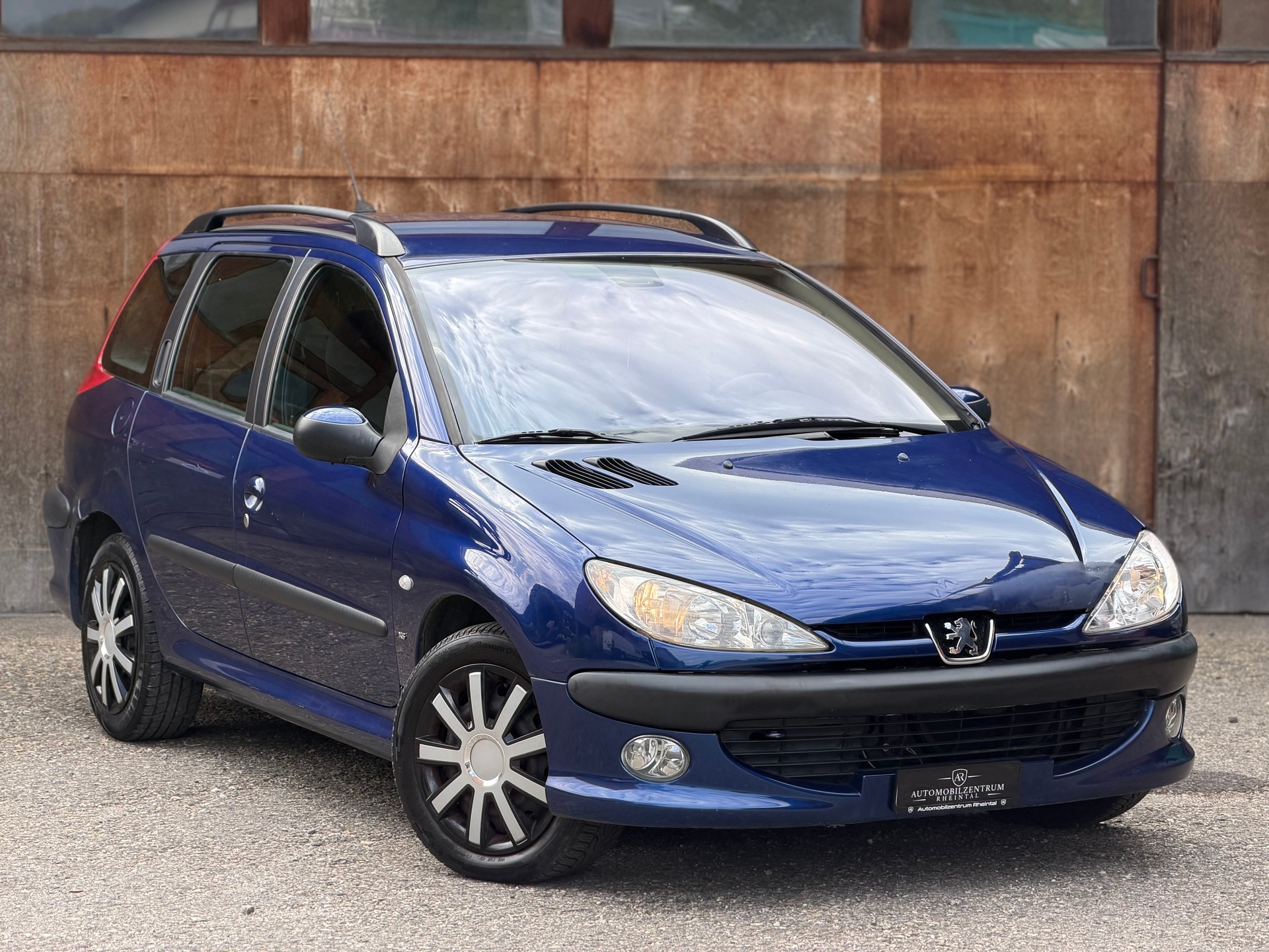 PEUGEOT 206 SW 1.6 16V XS-image-2