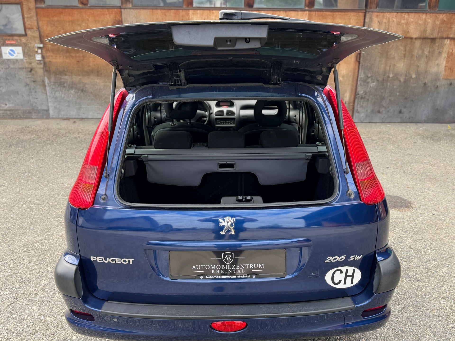 PEUGEOT 206 SW 1.6 16V XS-image-6